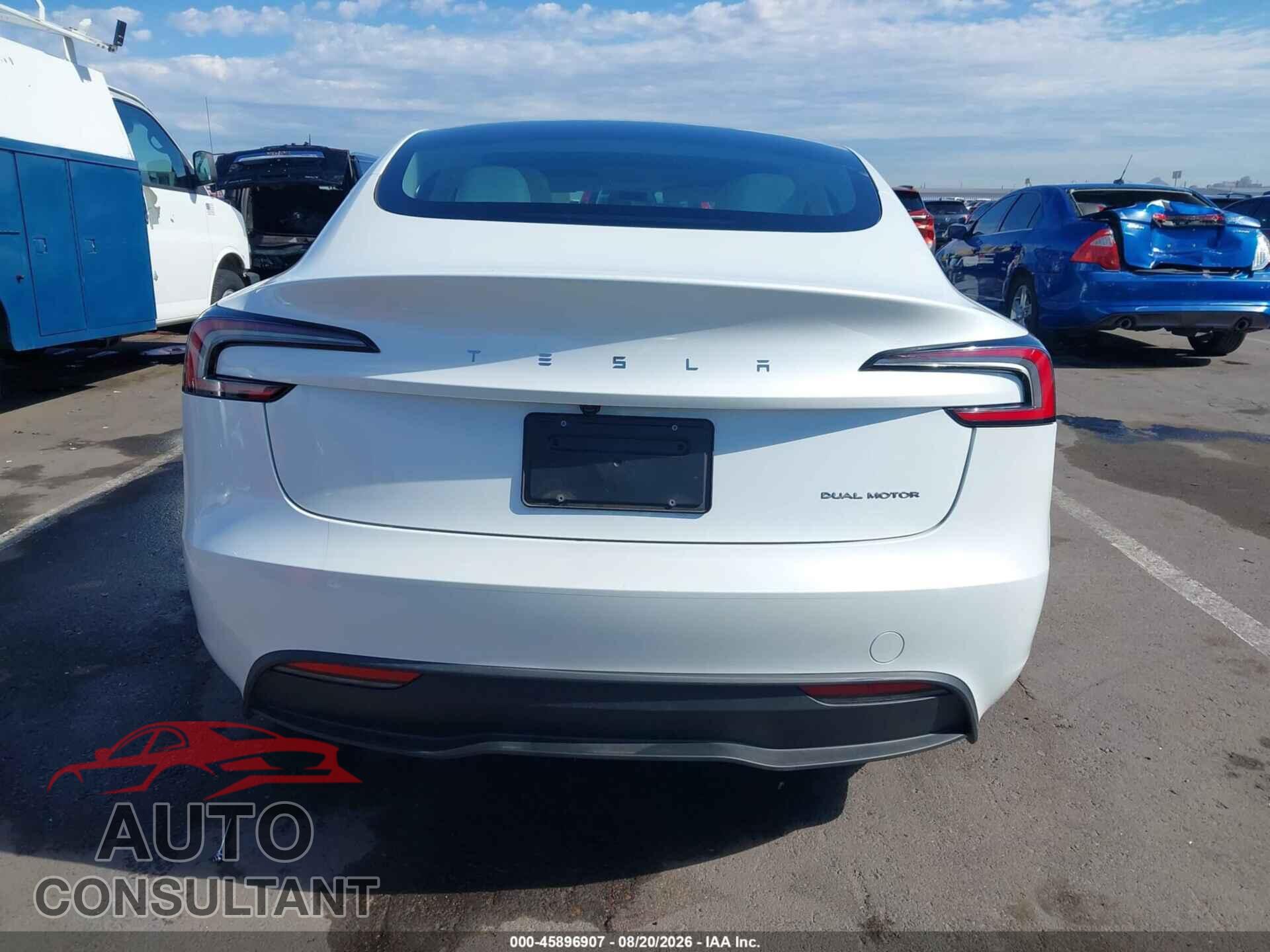 TESLA MODEL 3 2025 - 5YJ3E1EB2SF952212