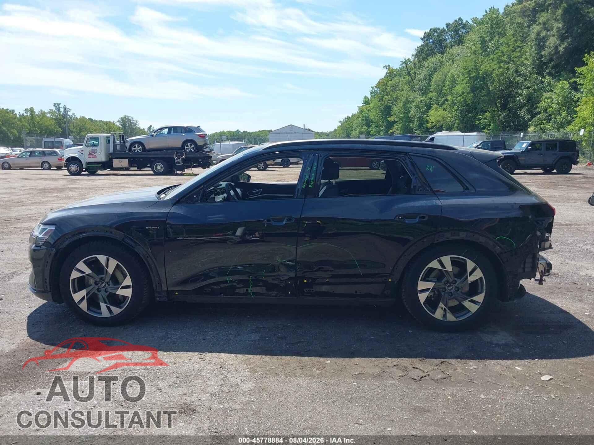 AUDI E-TRON 2021 - WA1AAAGE4MB007479