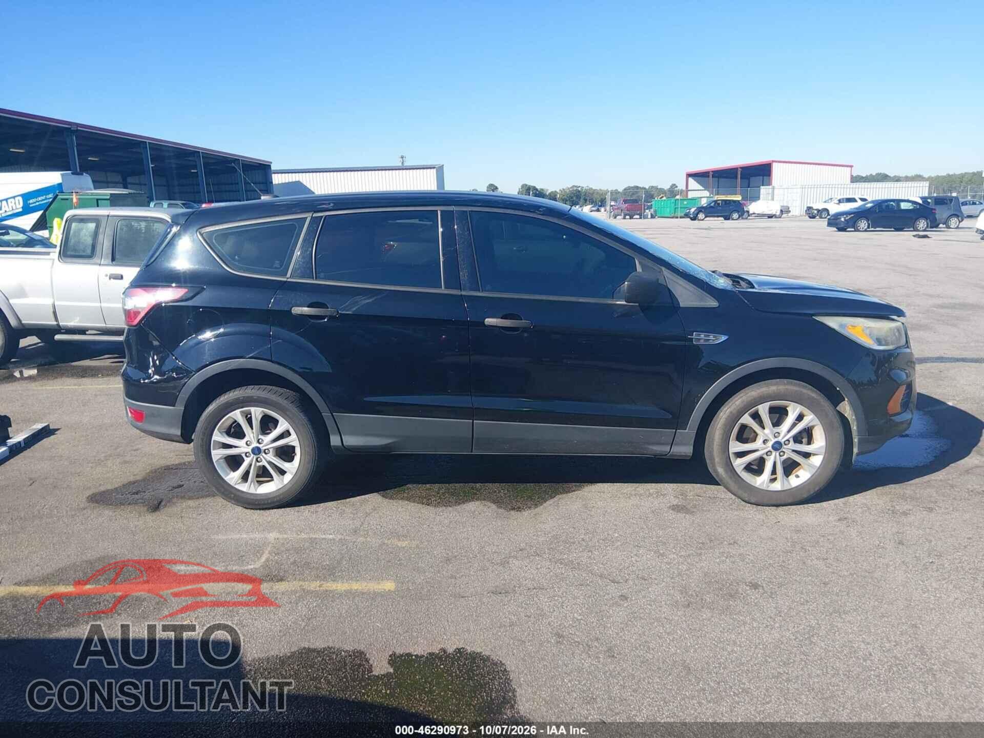 FORD ESCAPE 2017 - 1FMCU0F77HUB84763