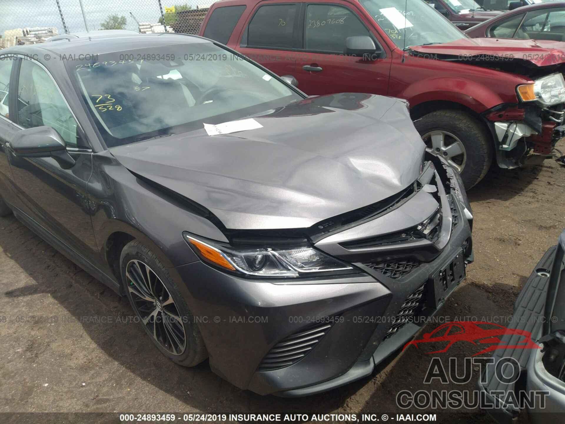 TOYOTA CAMRY 2018 - 4T1B11HK5JU505572