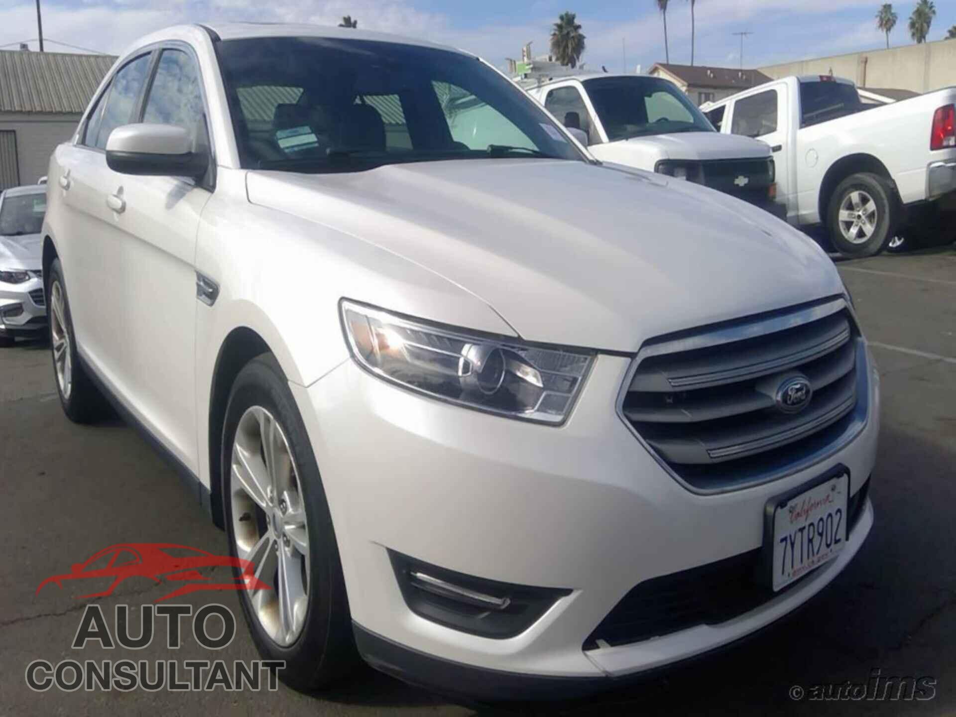 FORD TAURUS 2017 - 1FAHP2E81HG114784