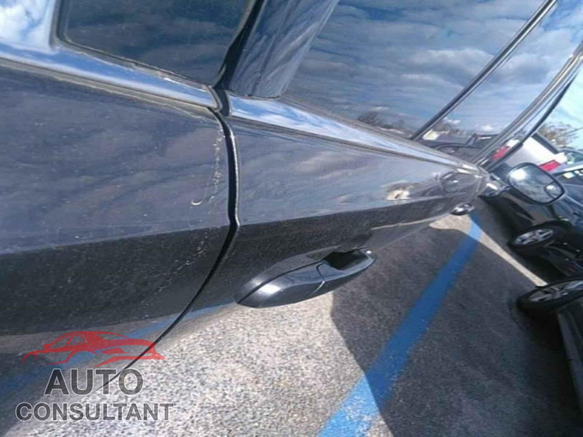 FORD TAURUS 2018 - 1FAHP2E80JG126088