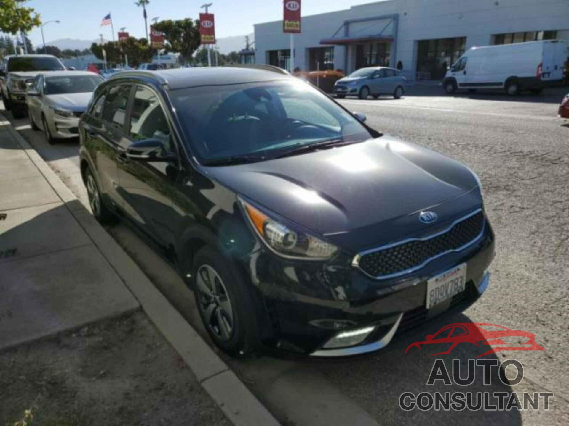 KIA NIRO 2018 - KNDCE3LC8J5132501