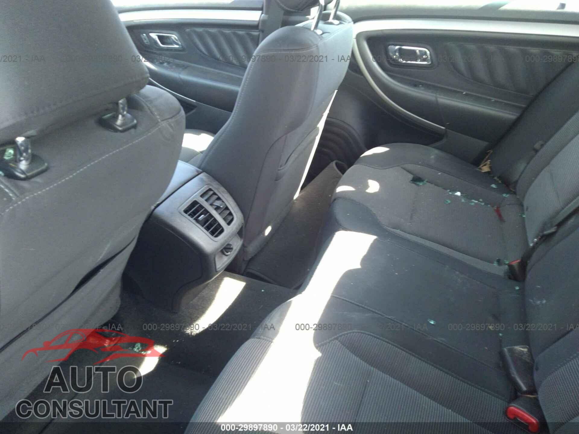 FORD TAURUS 2018 - 1FAHP2E85JG132548