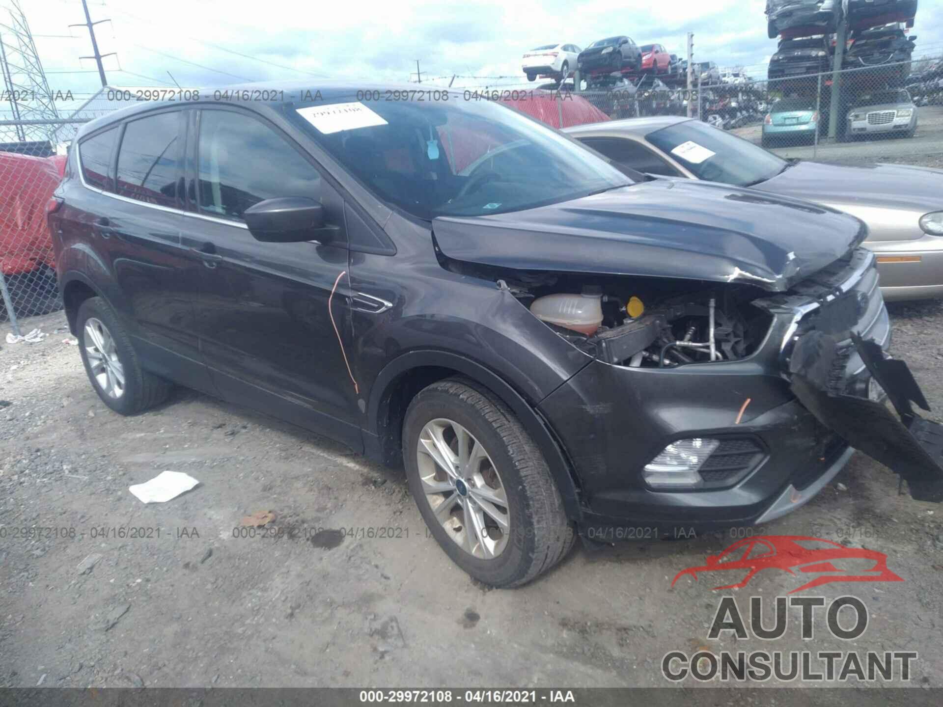 FORD ESCAPE 2017 - 1FMCU9GD3HUD56909
