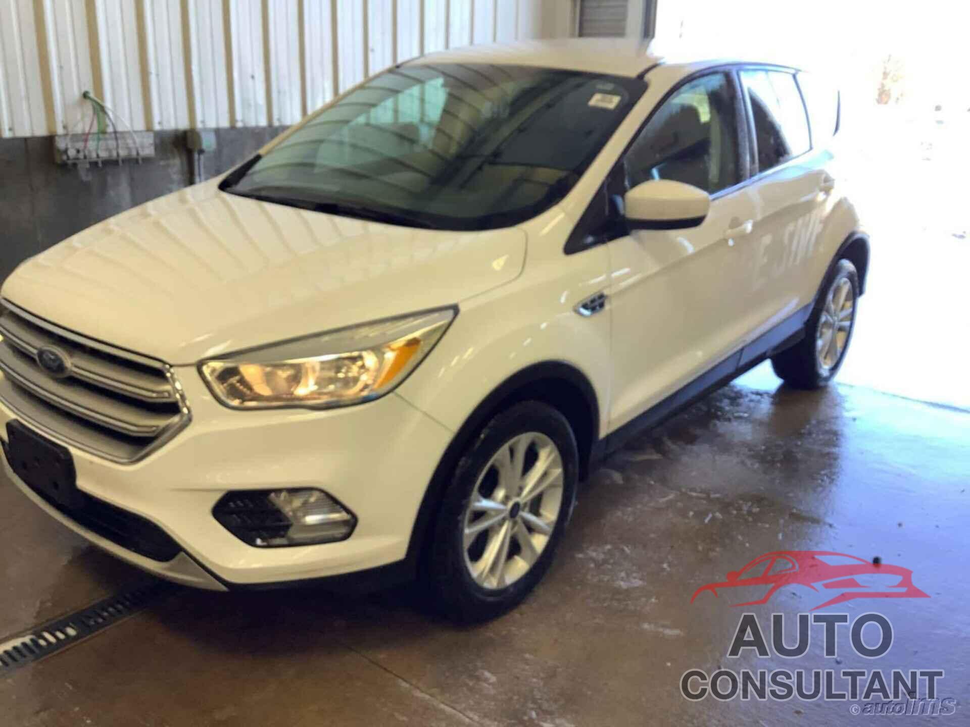FORD ESCAPE 2017 - 1FMCU0GD2HUB61881