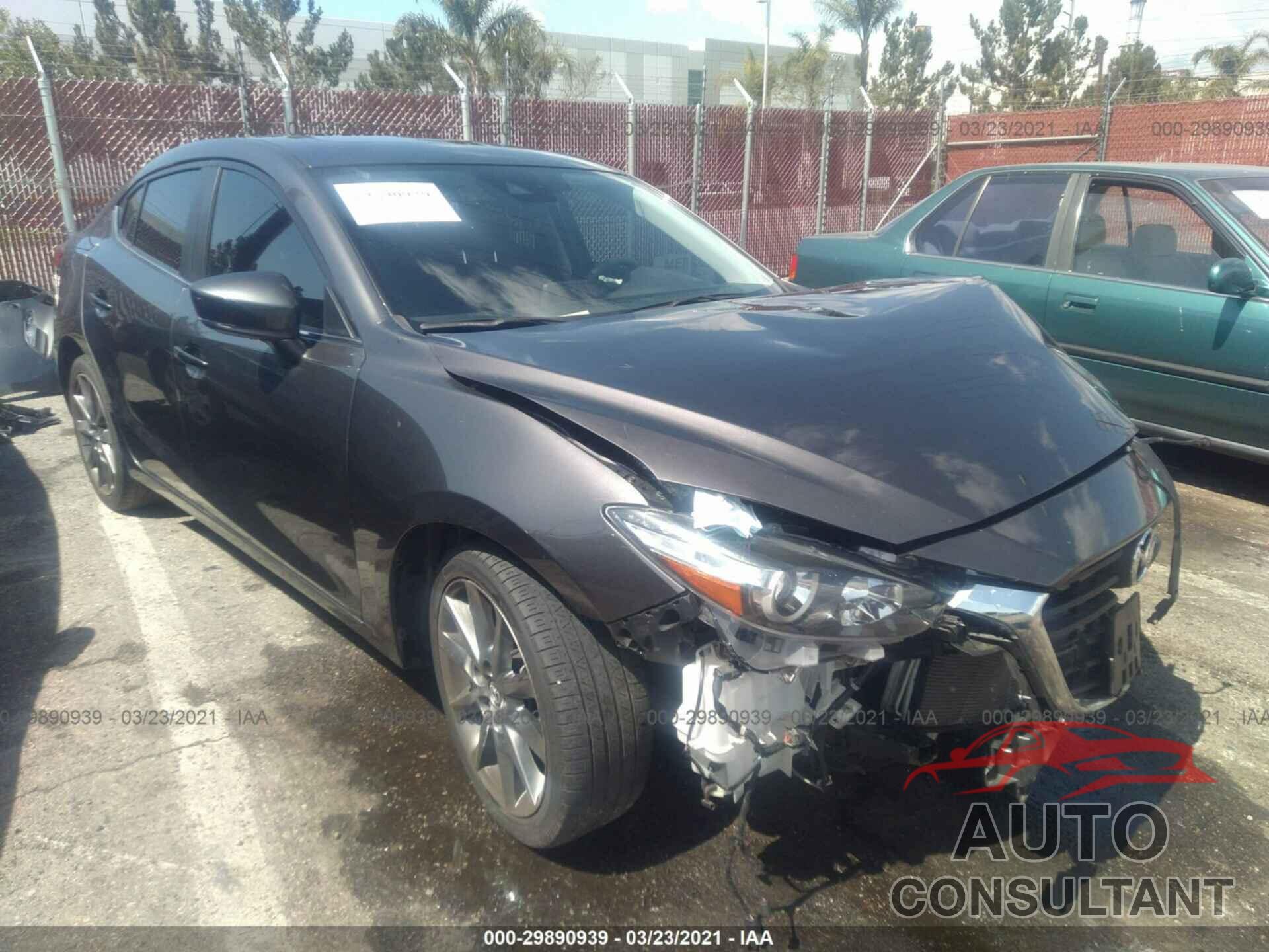 MAZDA MAZDA3 4-DOOR 2018 - 3MZBN1V35JM245343