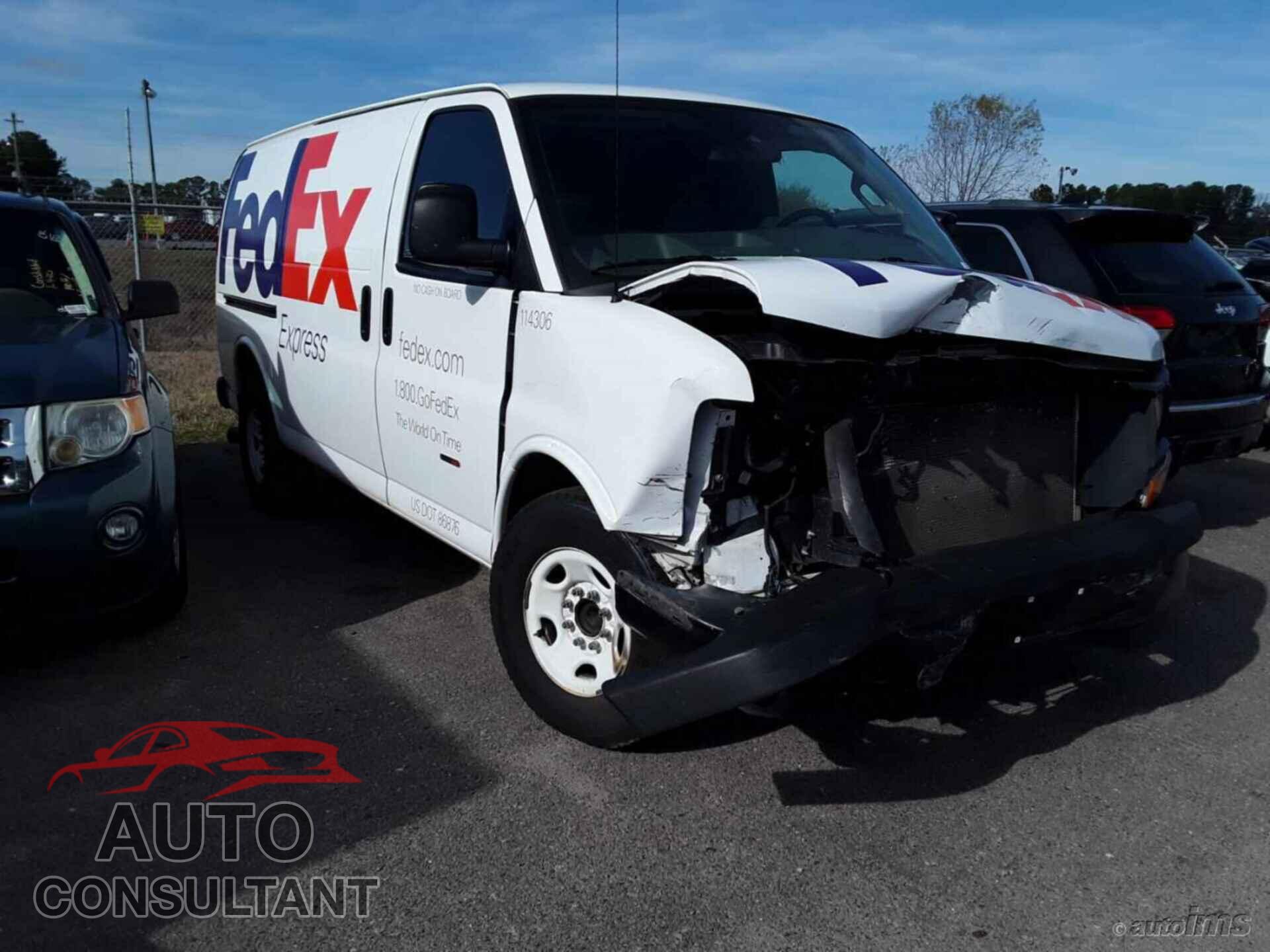CHEVROLET EXPRESS CARGO VAN 2017 - 1GCWGAF17H1220575