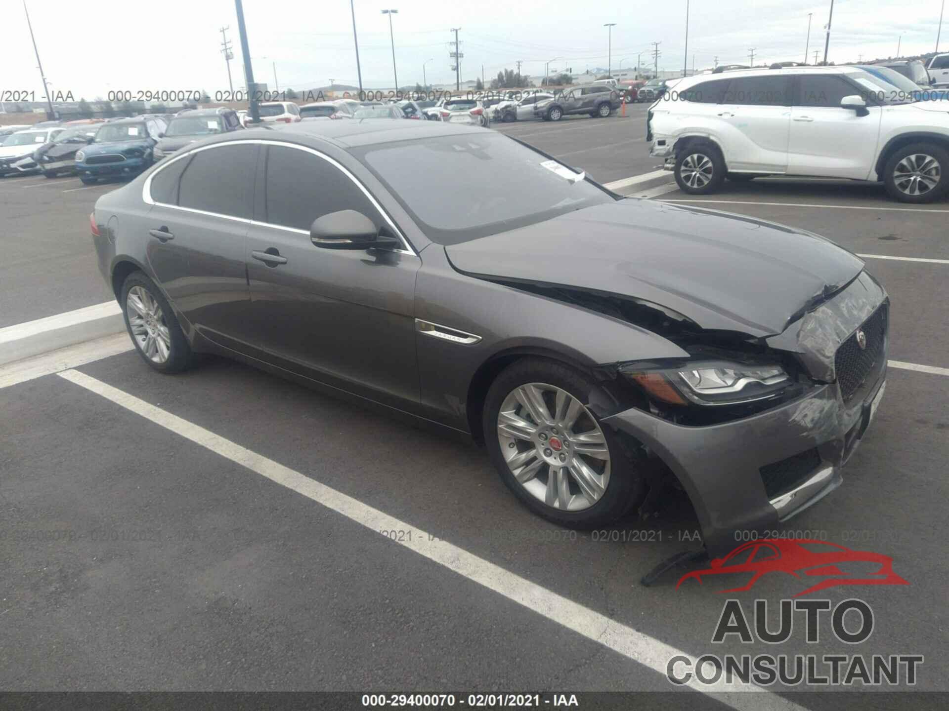 JAGUAR XF 2017 - SAJBD4BV2HCY40015