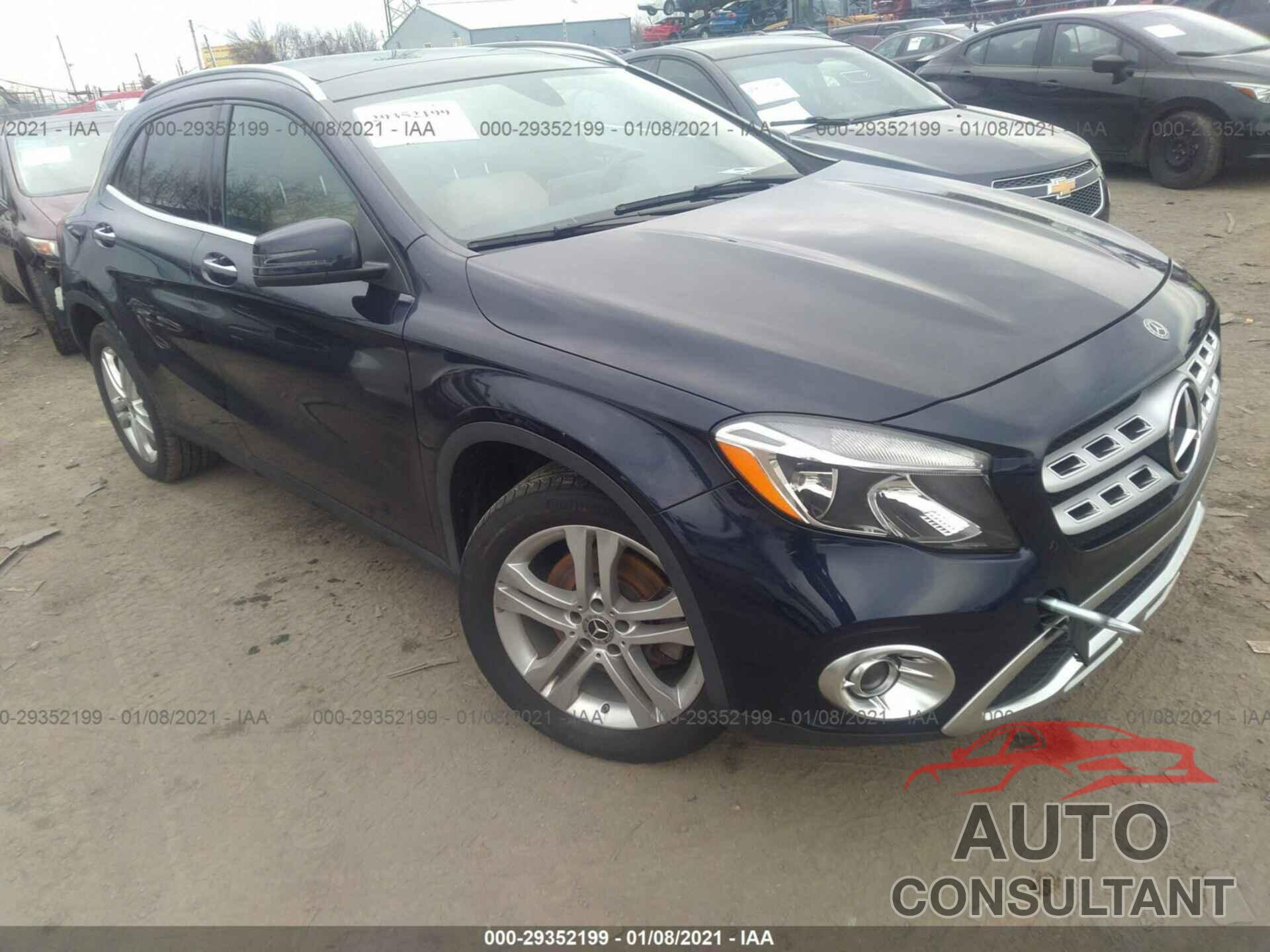 MERCEDES-BENZ GLA 2018 - WDCTG4GB4JJ474000