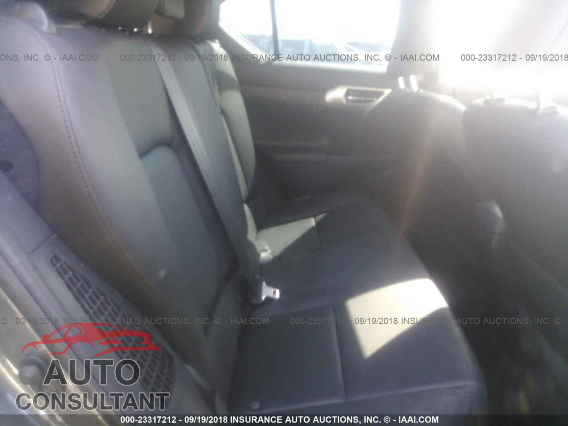Lexus Ct 2013 - JTHKD5BH8D2144434