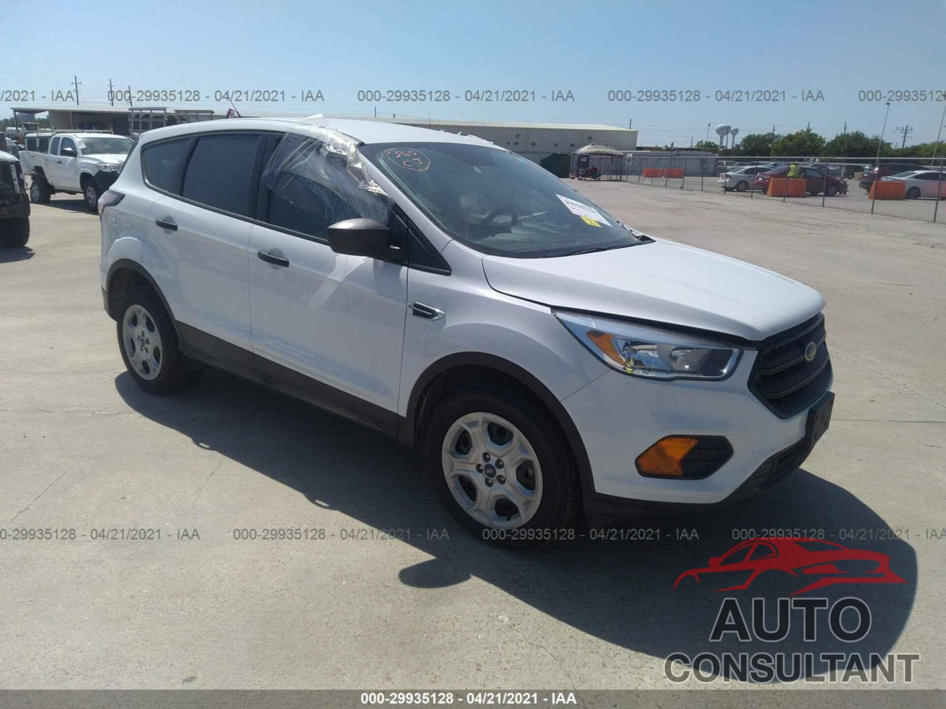 FORD ESCAPE 2017 - 1FMCU0F73HUD58666