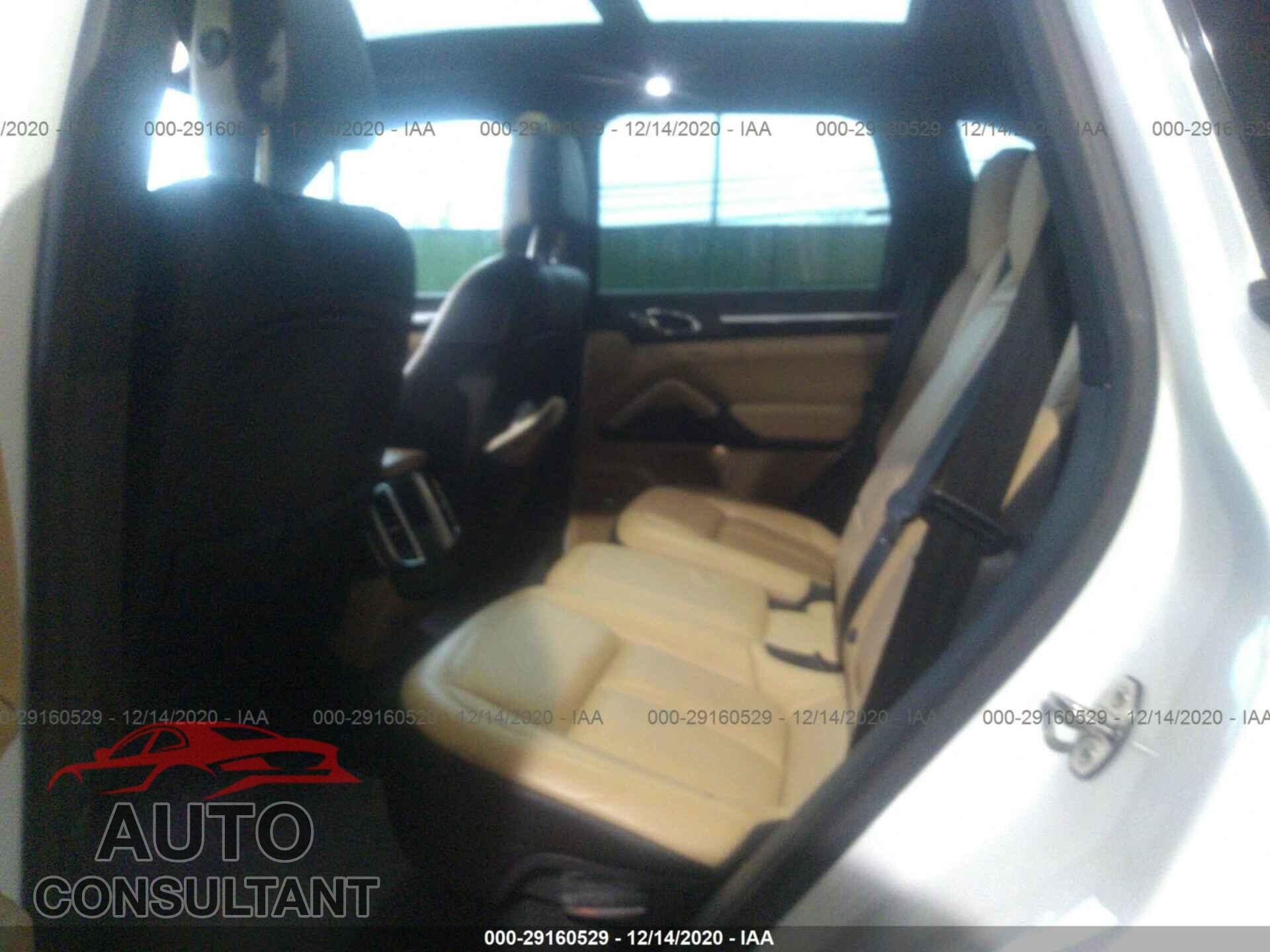 PORSCHE CAYENNE 2016 - WP1AA2A27GLA02560