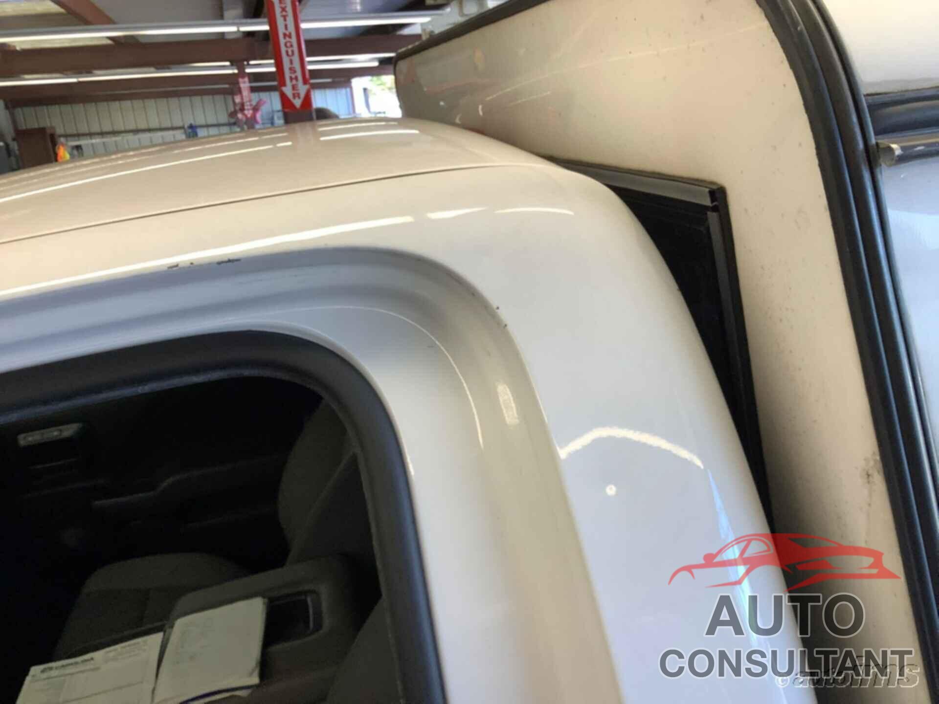 CHEVROLET SILVERADO 1500 2017 - 1GCNCNEH3HZ404572