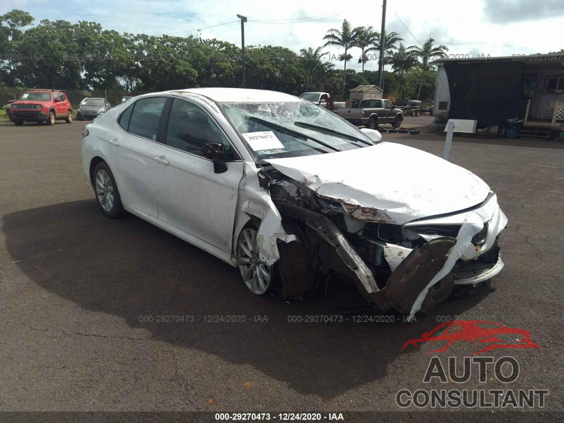 TOYOTA CAMRY 2018 - 4T1B11HK6JU026934