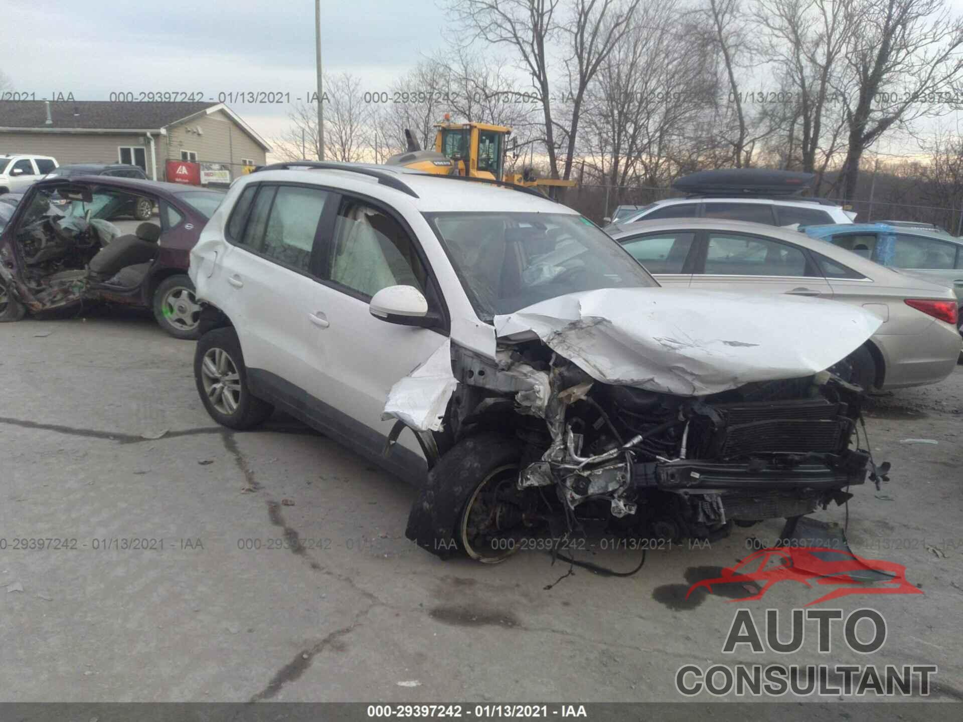 VOLKSWAGEN TIGUAN 2016 - WVGBV7AX3GW557759