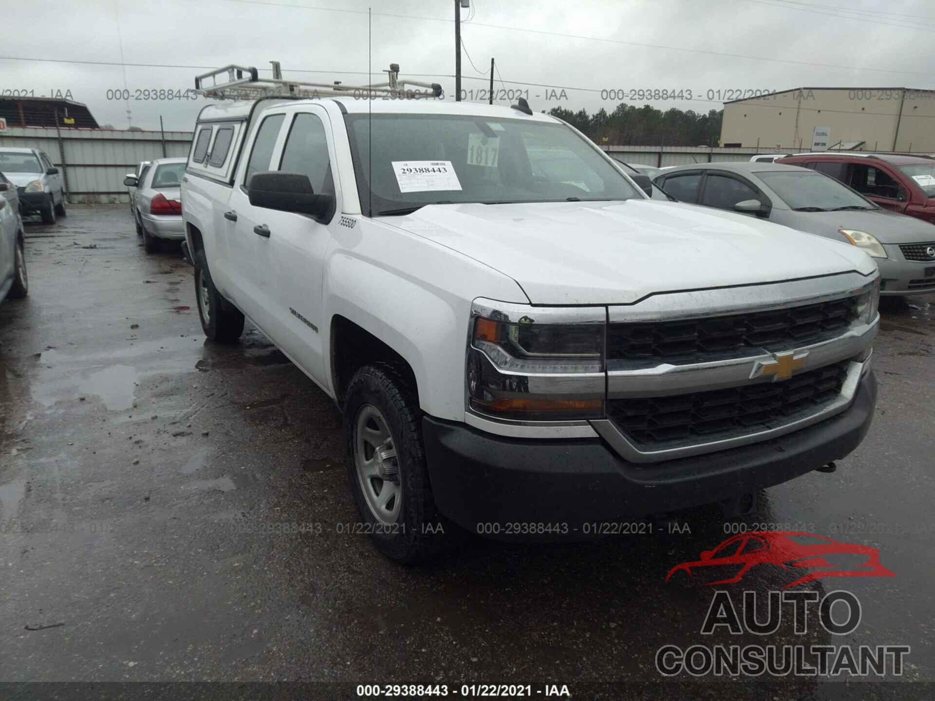 CHEVROLET SILVERADO 1500 2018 - 1GCVKNEC6JZ181697