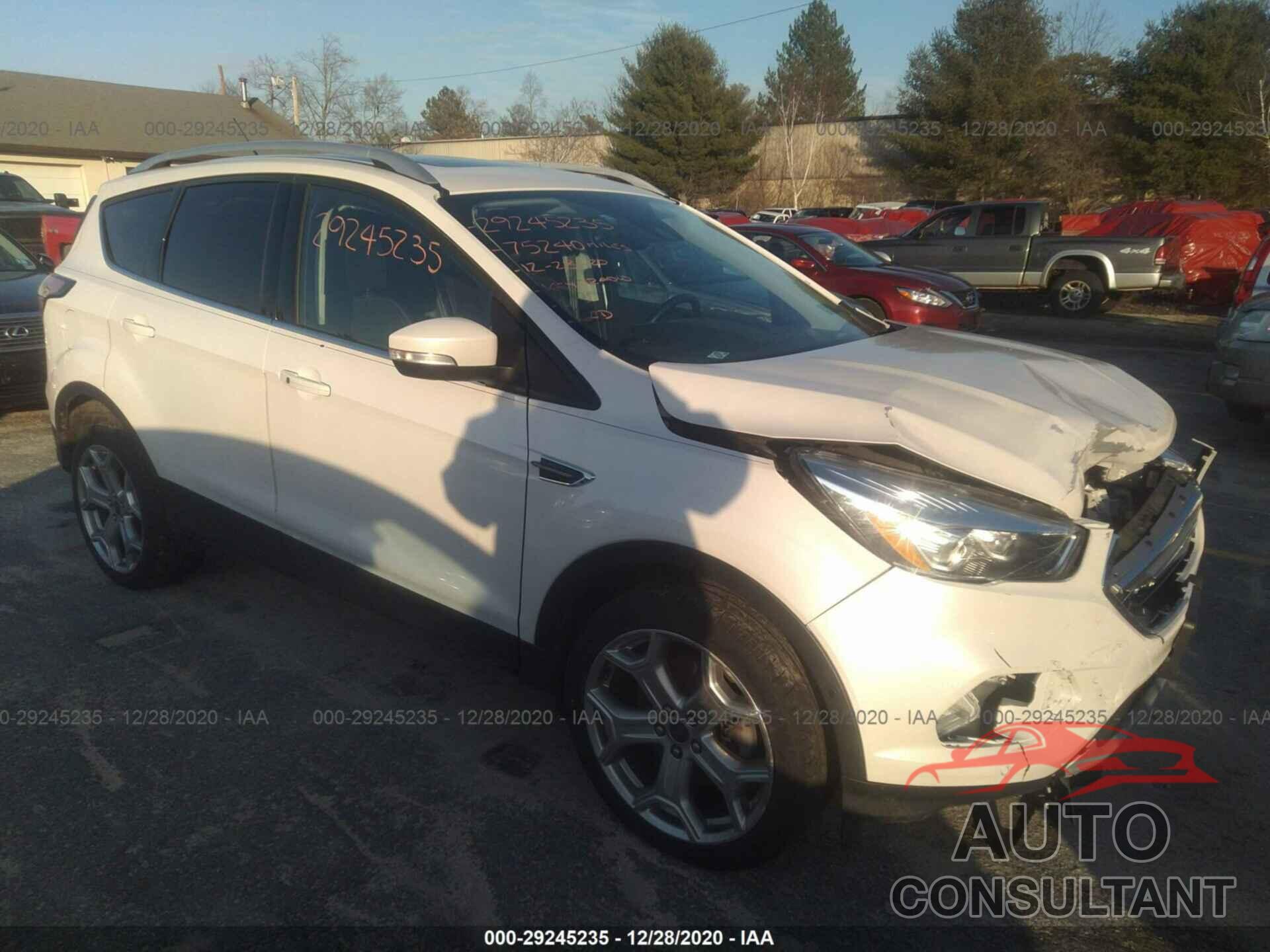 FORD ESCAPE 2017 - 1FMCU9JD4HUD63358