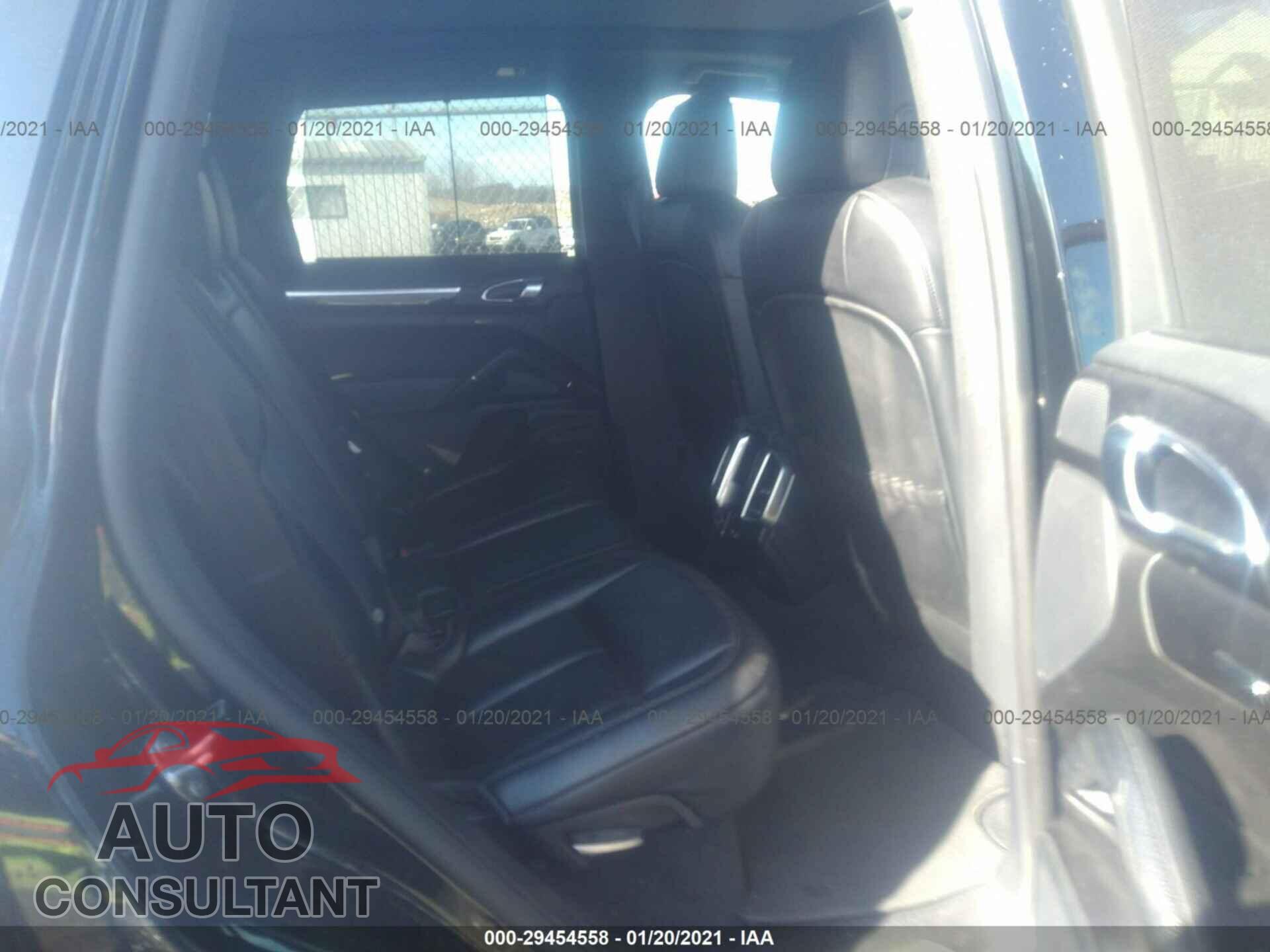 PORSCHE CAYENNE 2017 - WP1AE2A25HLA76274