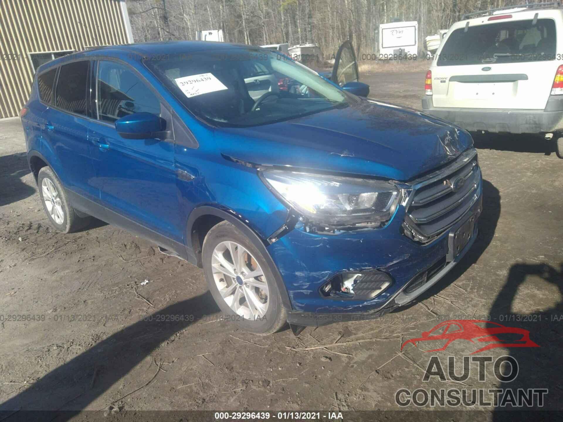 FORD ESCAPE 2017 - 1FMCU0GD8HUA27411