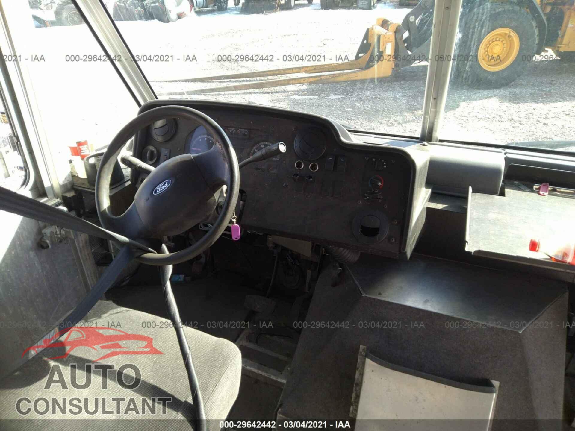 FORD ECONOLINE 2017 - 1FC3E4K60HDC45991