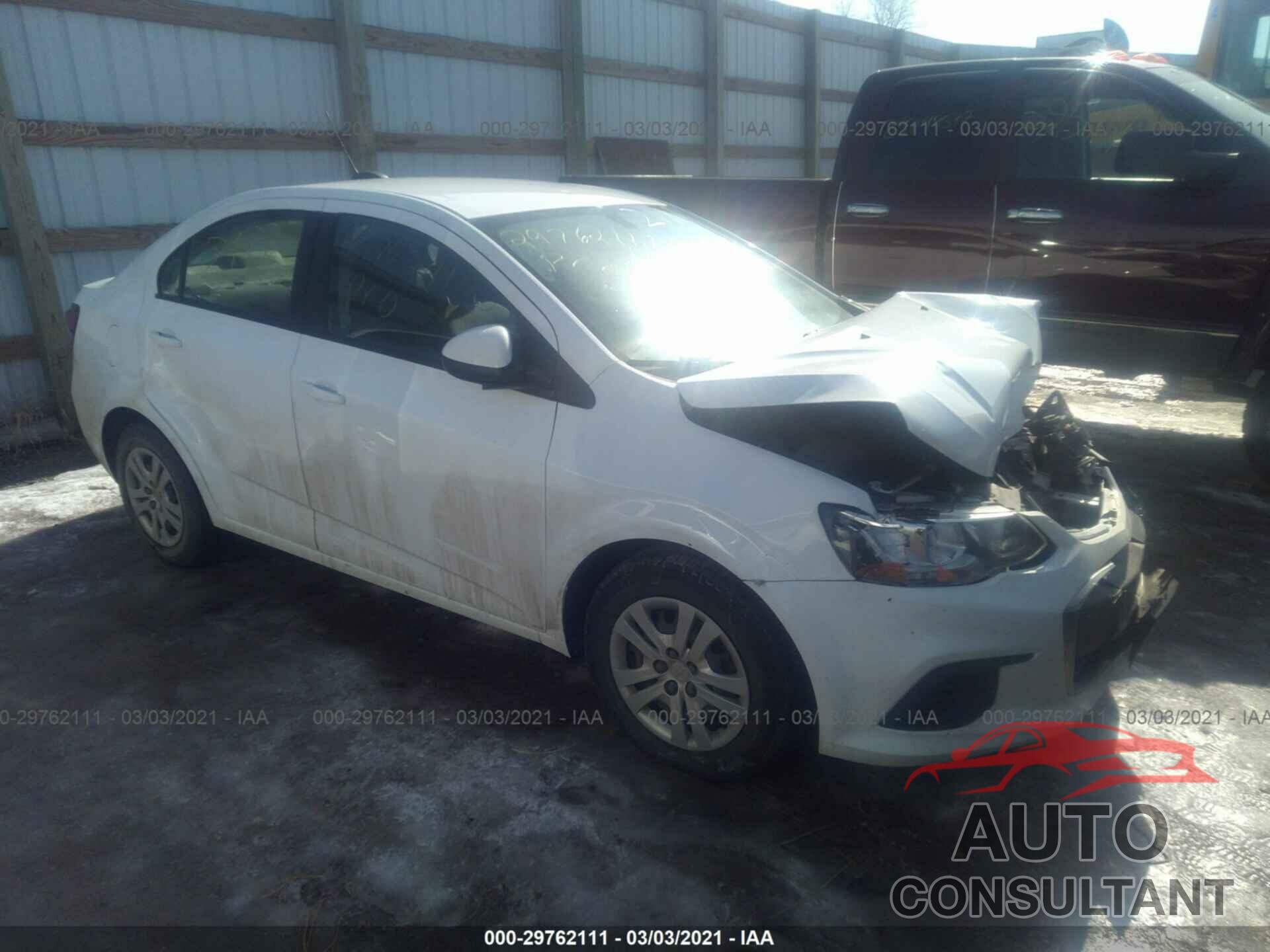 CHEVROLET SONIC 2017 - 1G1JB5SHXH4175660