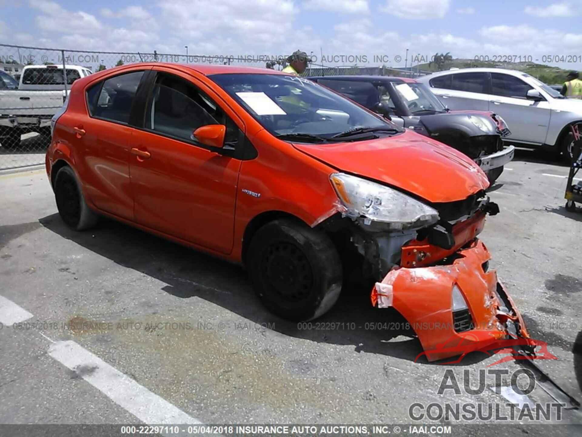 Toyota Prius c 2014 - JTDKDTB36E1073655