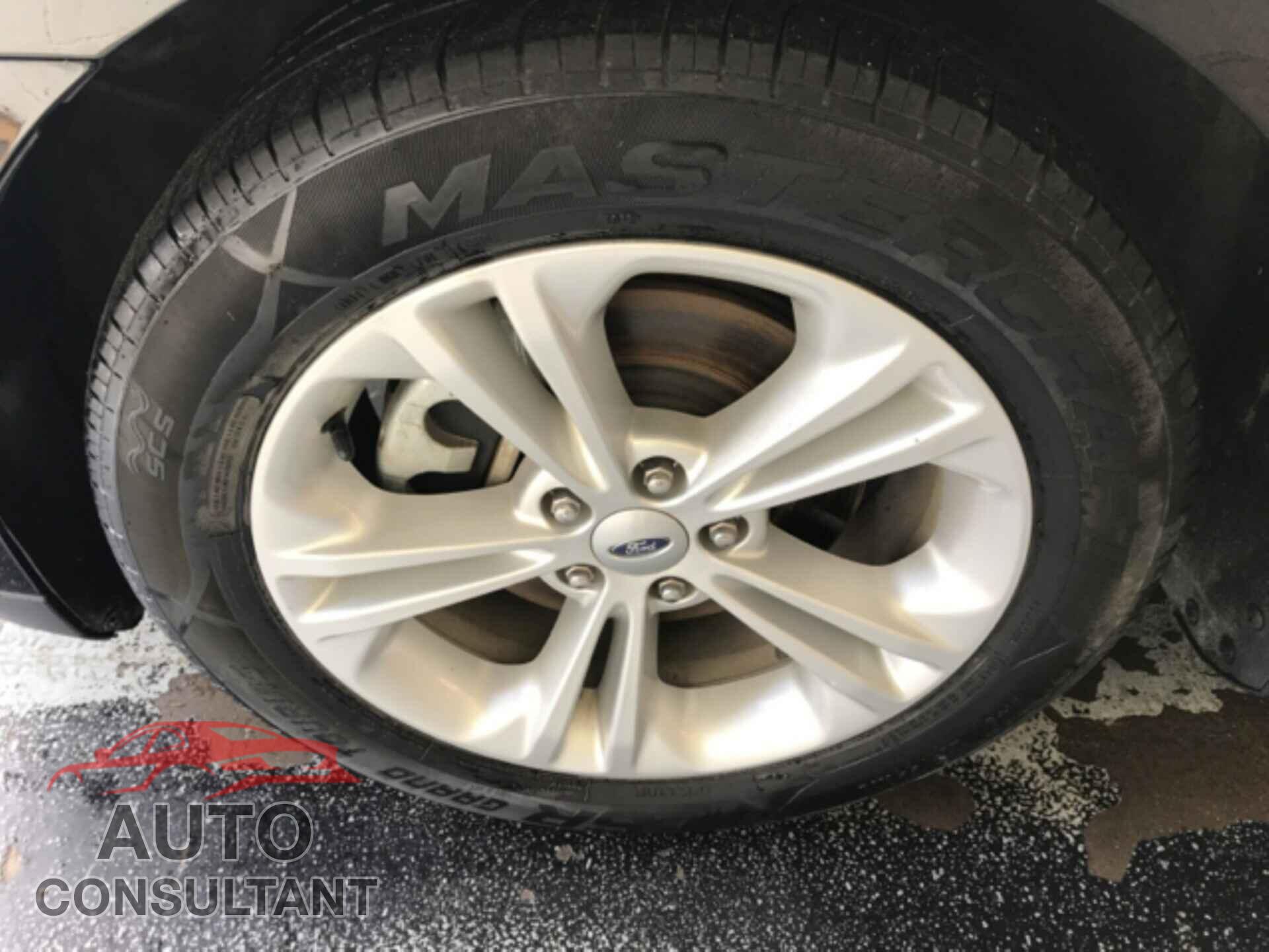 FORD TAURUS 2017 - 1FAHP2D84HG109919