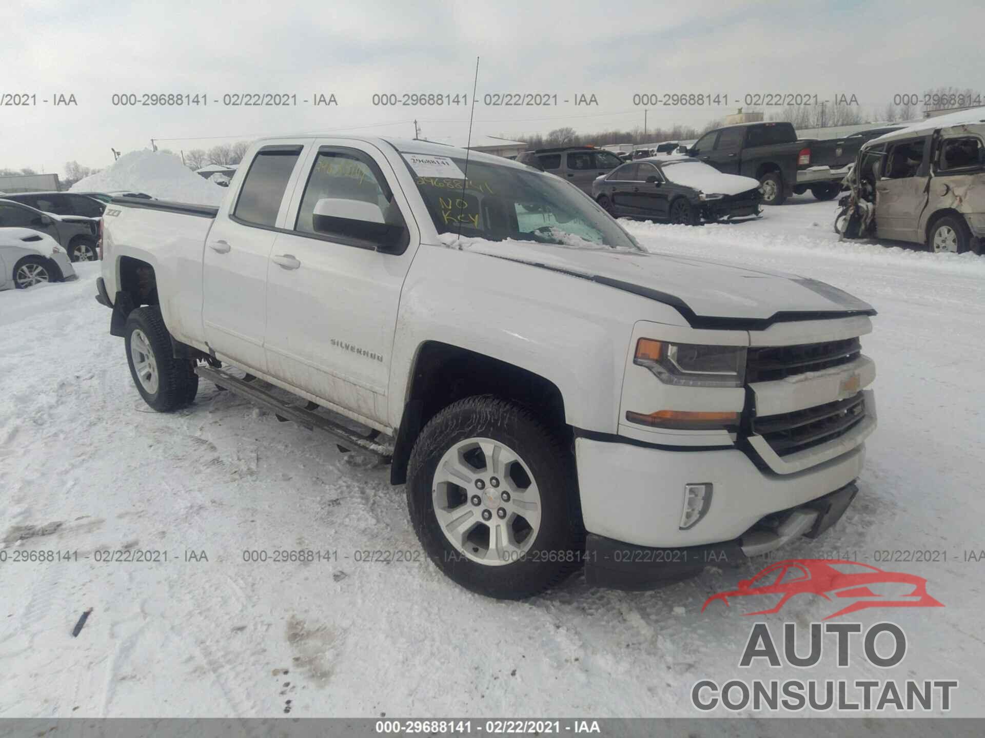 CHEVROLET SILVERADO 1500 2018 - 1GCVKREC1JZ371656