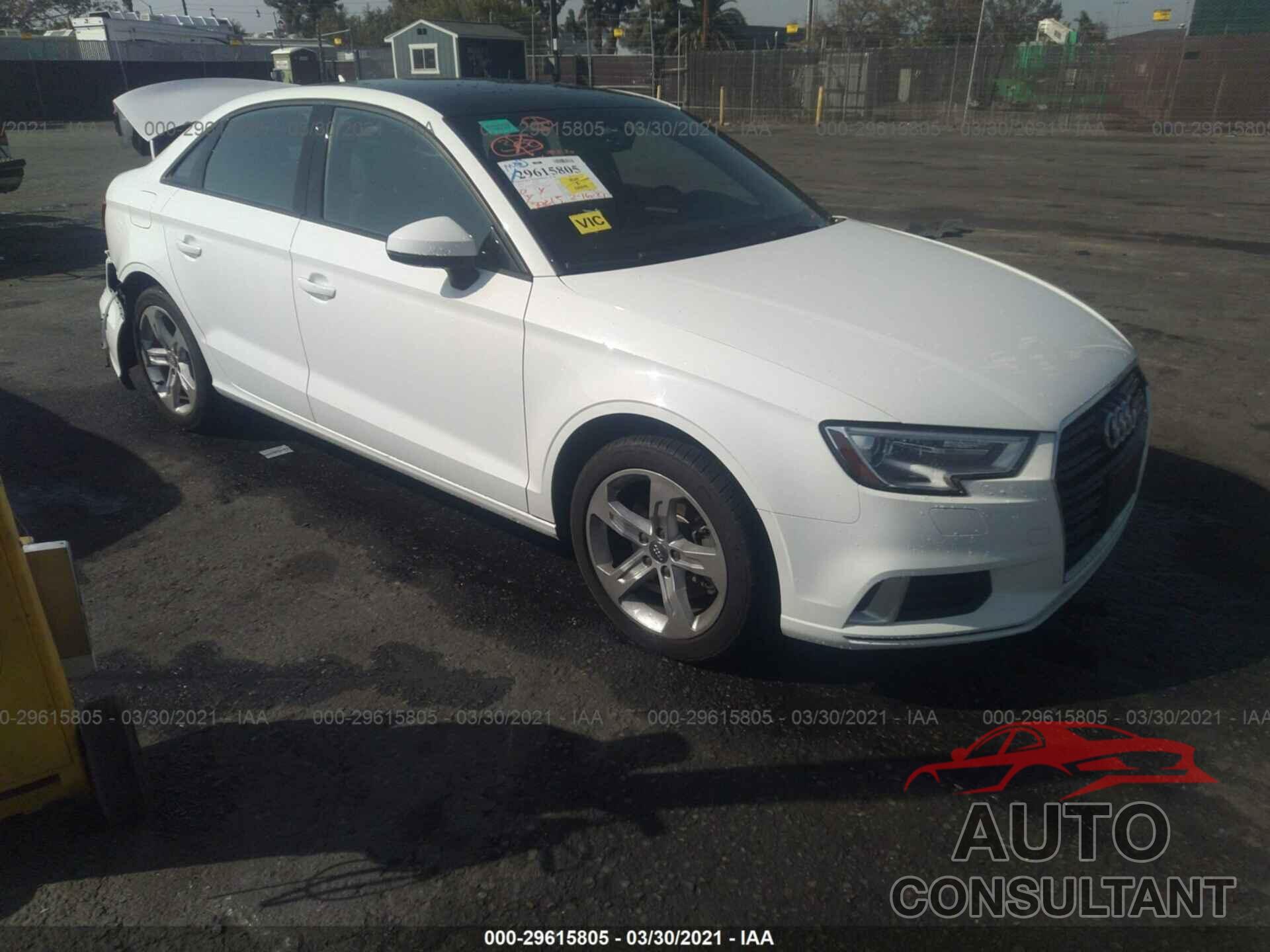 AUDI A3 SEDAN 2018 - WAUAUGFF3J1037047