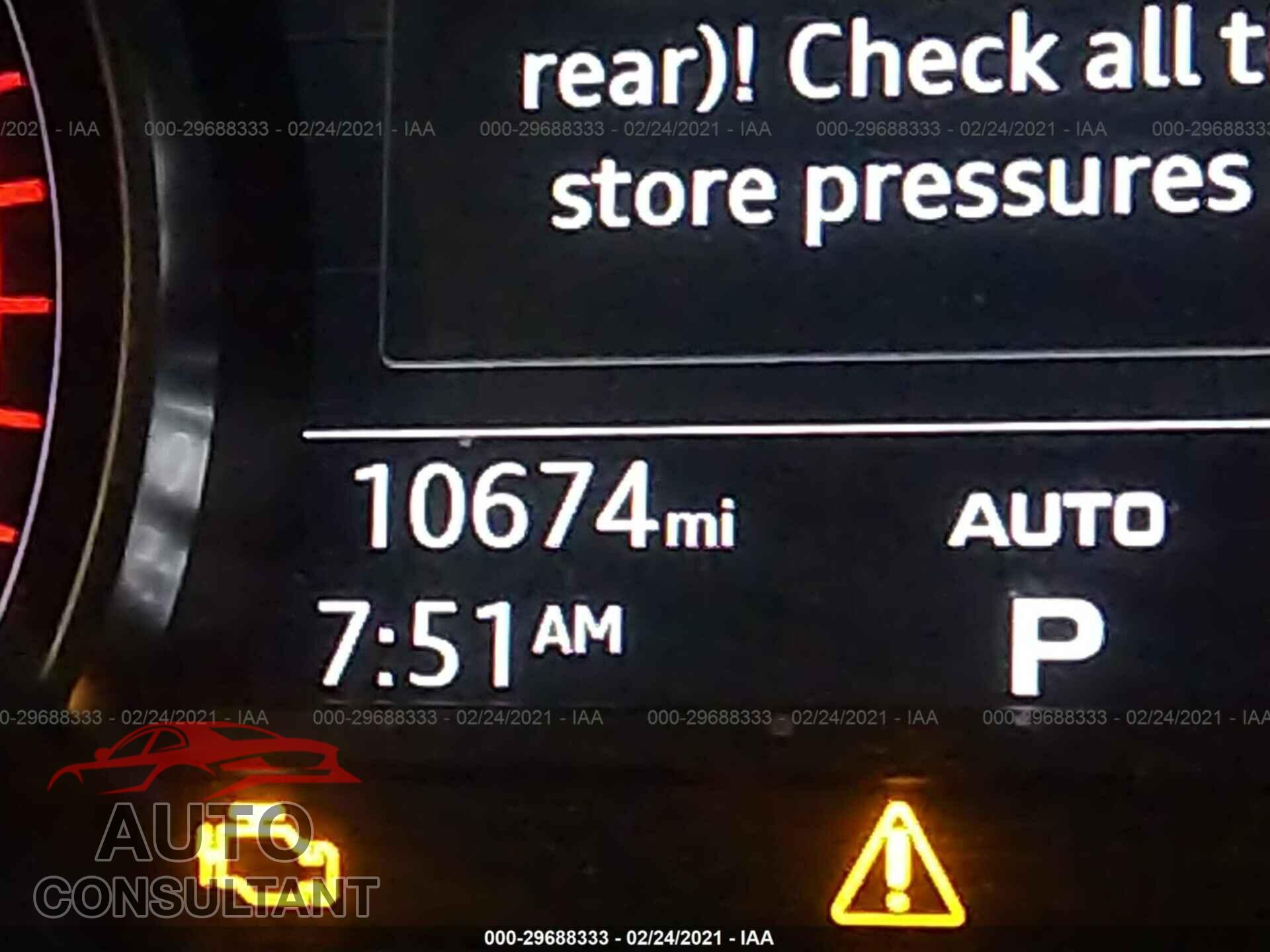 AUDI A4 2019 - WAUDNAF44KN018328