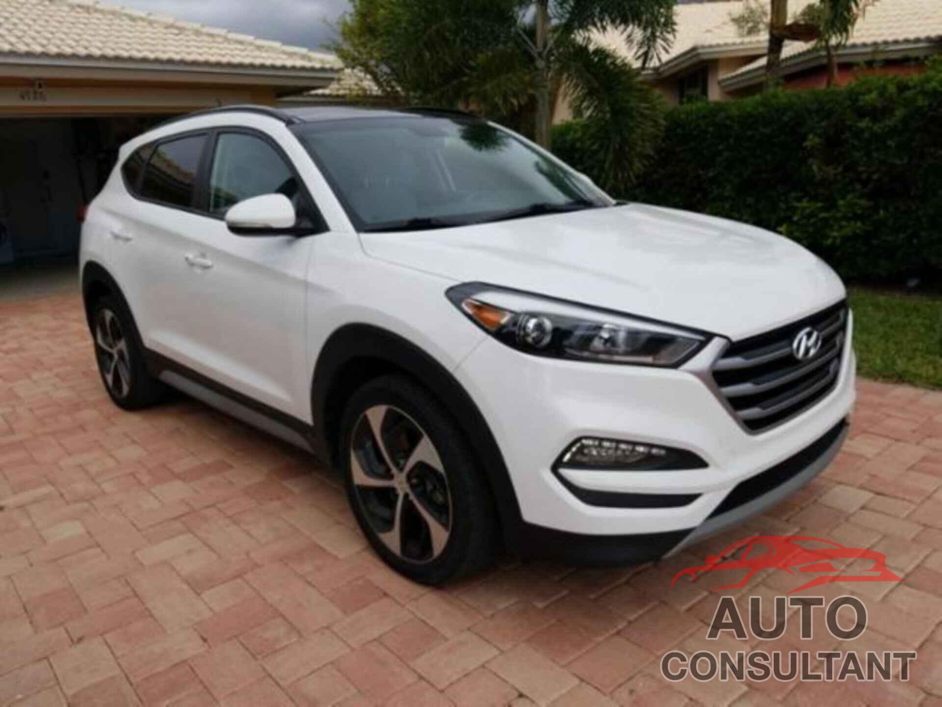 HYUNDAI TUCSON 2017 - KM8J3CA24HU566255