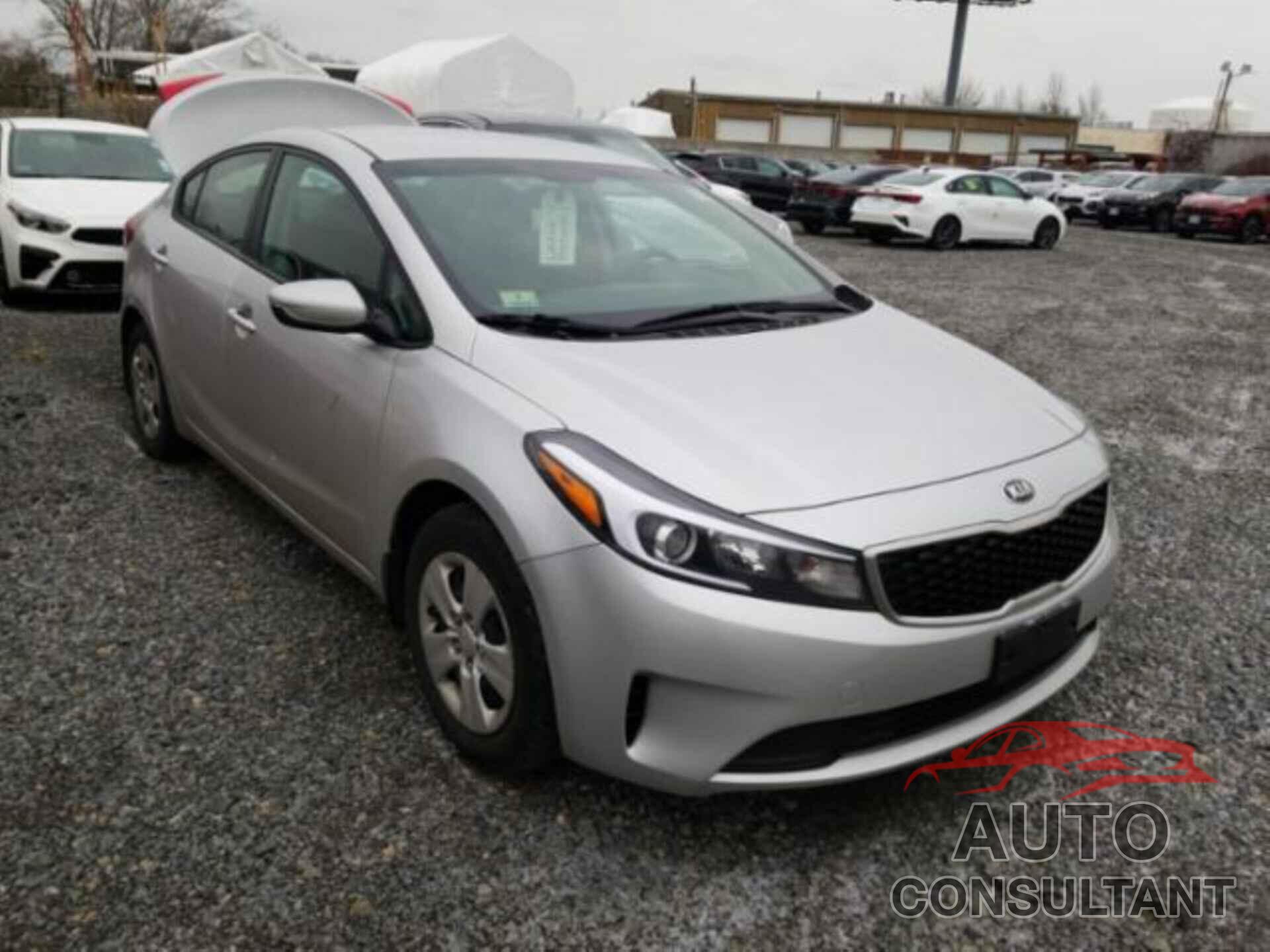 KIA FORTE 2018 - 3KPFK4A76JE185820