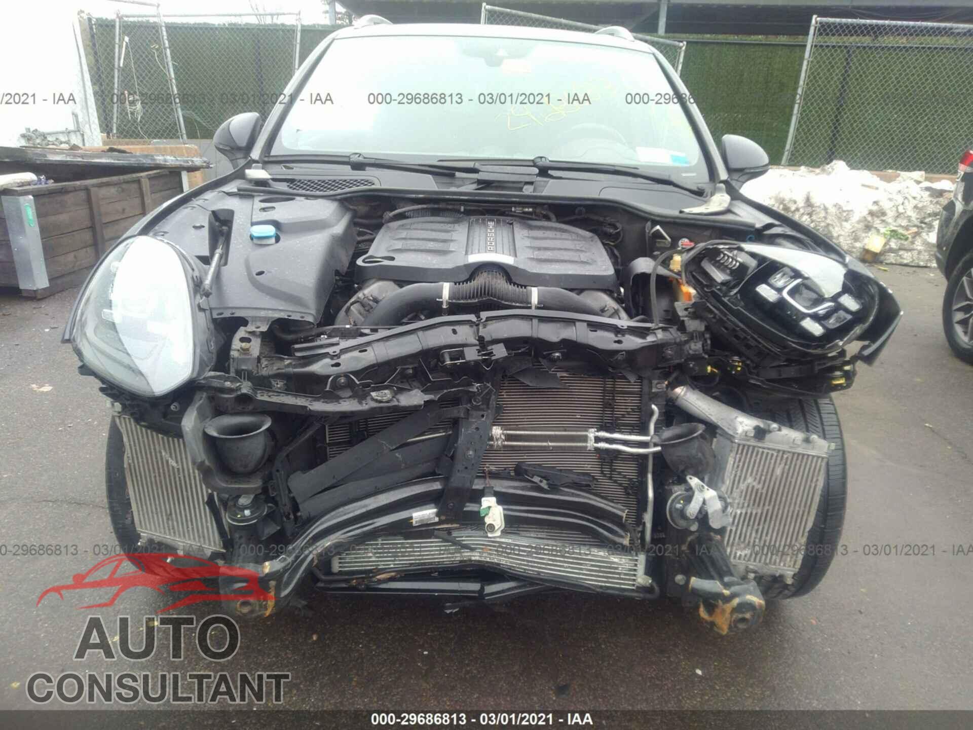 PORSCHE CAYENNE 2017 - WP1AB2A26HLA52770