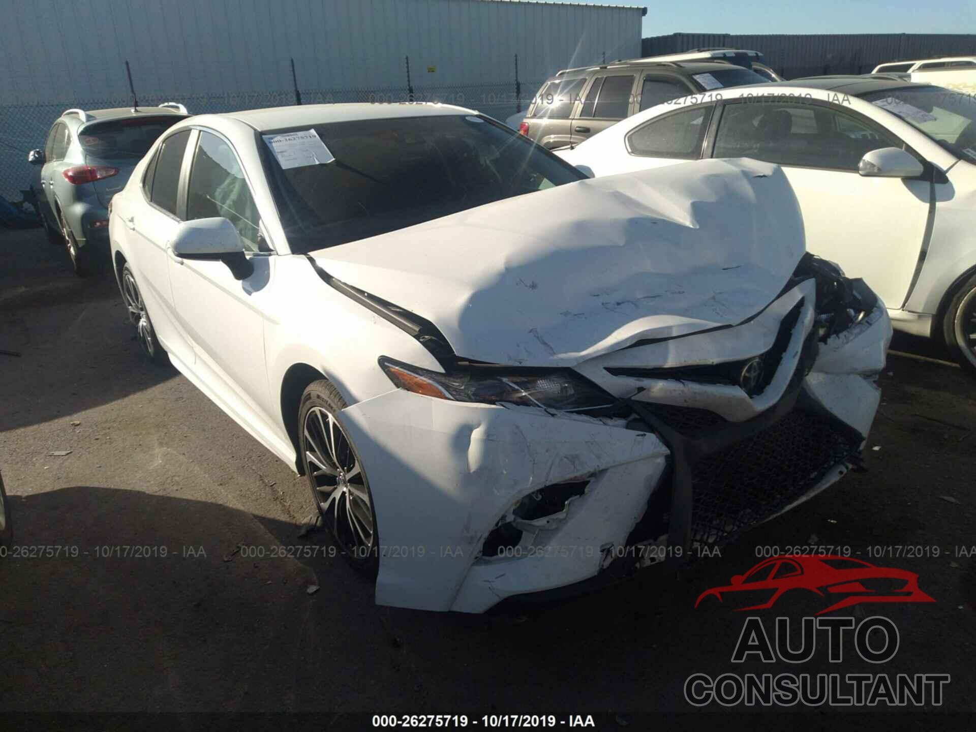 TOYOTA CAMRY 2018 - 4T1B11HK0JU582477