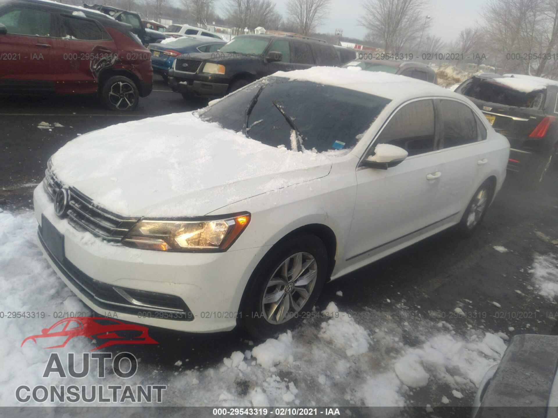 VOLKSWAGEN PASSAT 2017 - 1VWAT7A34HC044703
