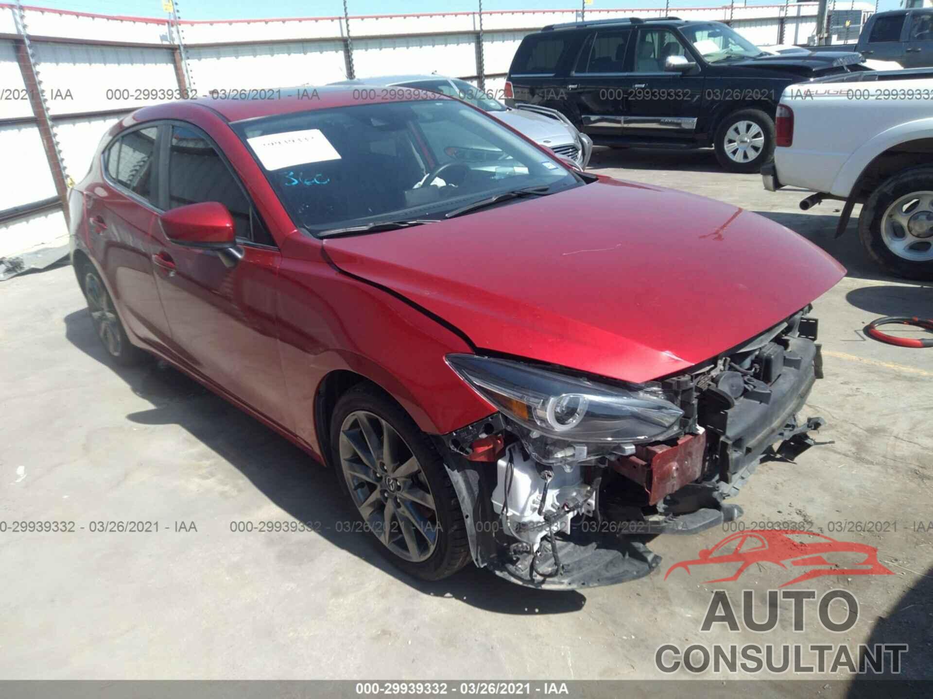 MAZDA MAZDA3 5-DOOR 2018 - 3MZBN1M33JM271151