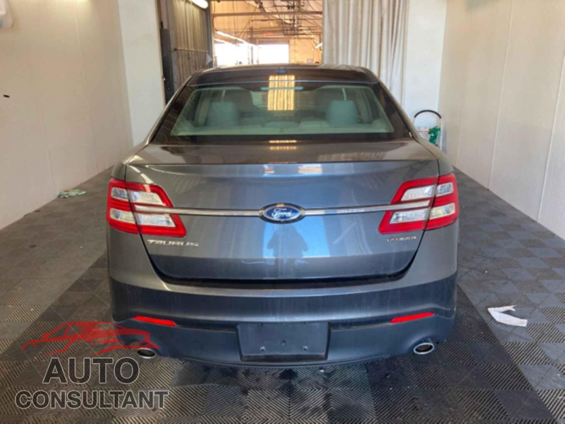 FORD TAURUS 2017 - 1FAHP2D85HG121481