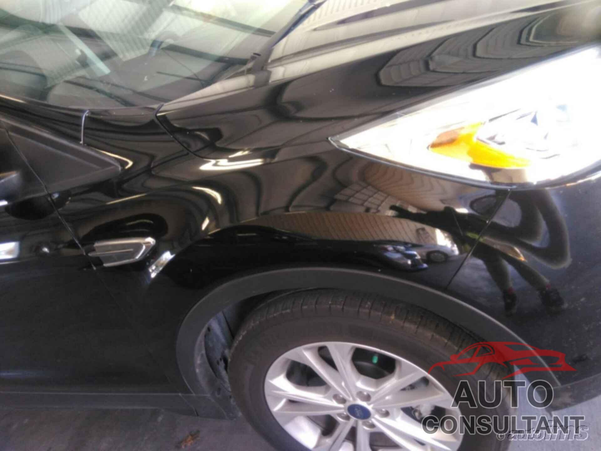 FORD ESCAPE 2017 - 1FMCU0GD3HUE35203