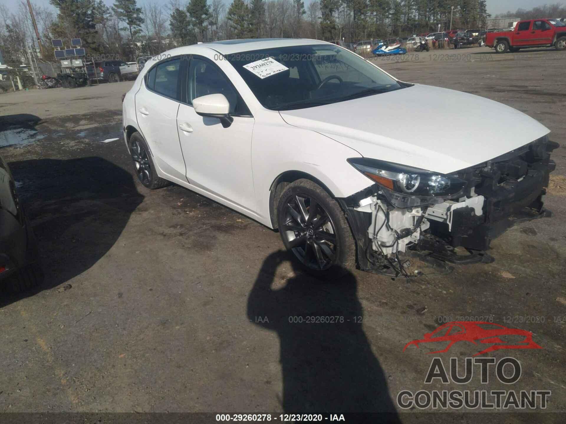 MAZDA MAZDA3 5-DOOR 2018 - 3MZBN1L37JM248408