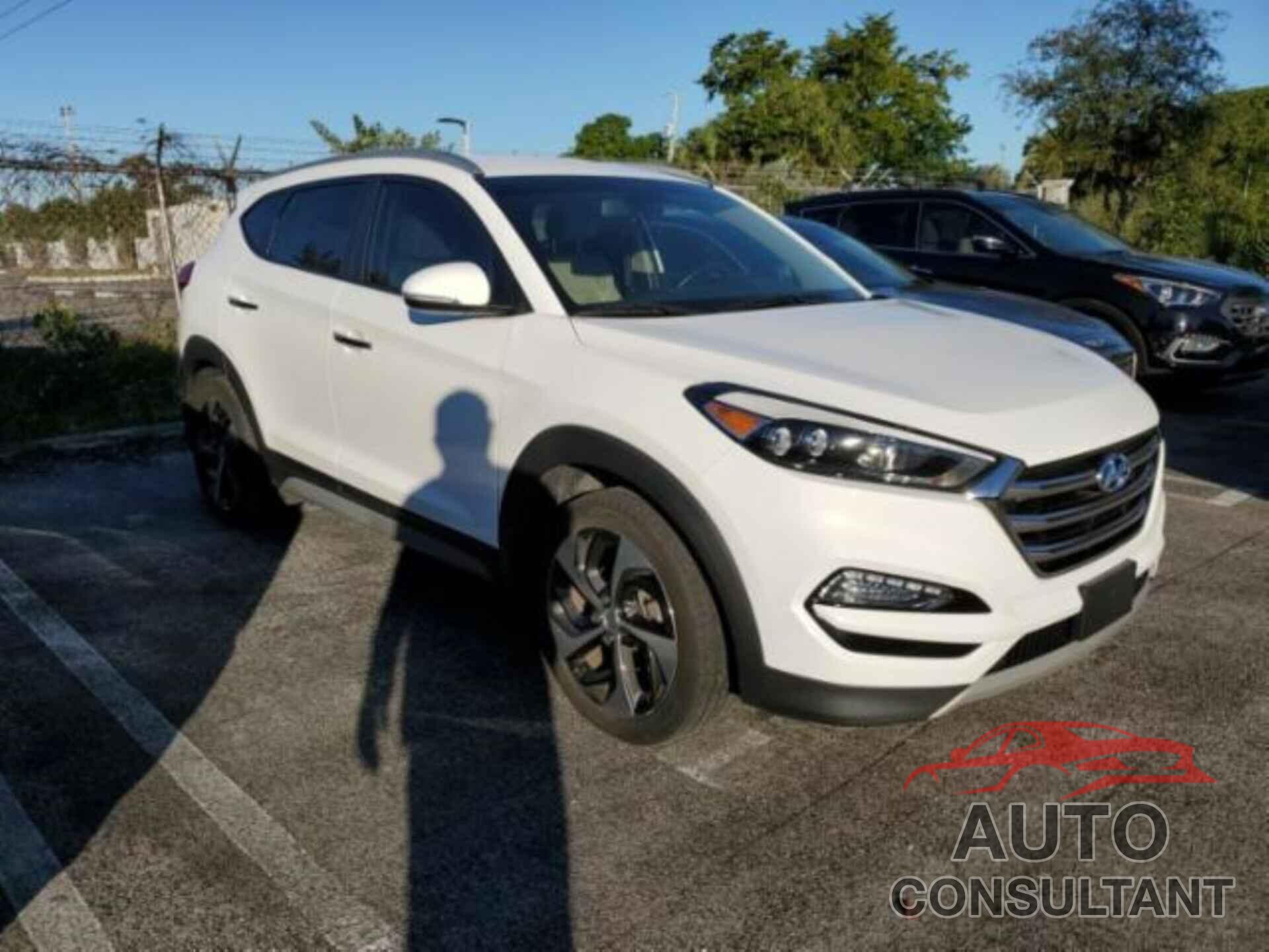 HYUNDAI TUCSON 2018 - KM8J3CA28JU630495