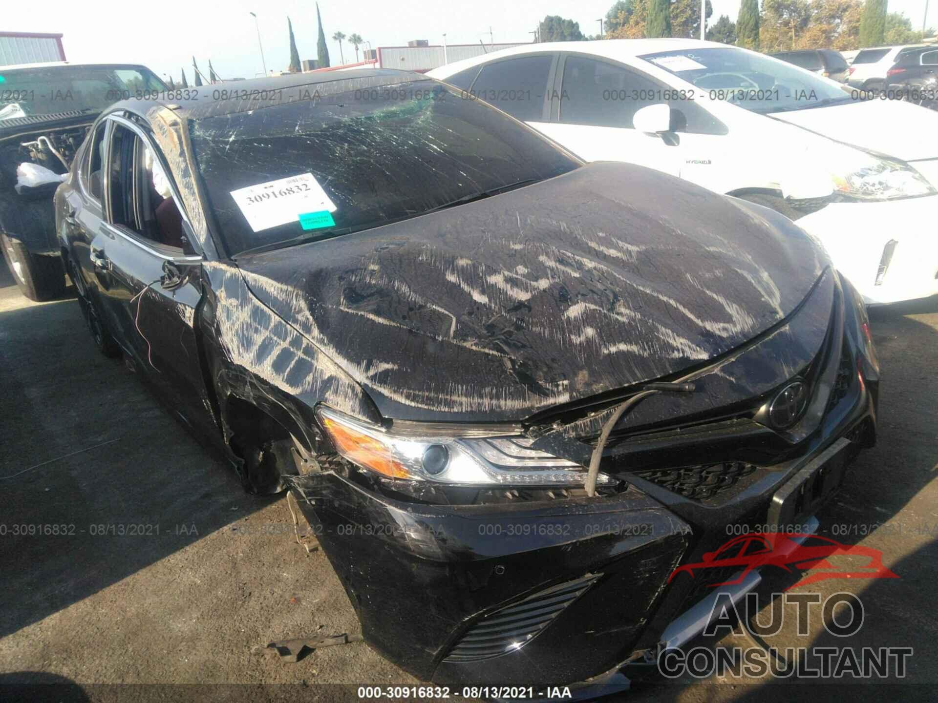 TOYOTA CAMRY 2018 - 4T1B61HK8JU135817