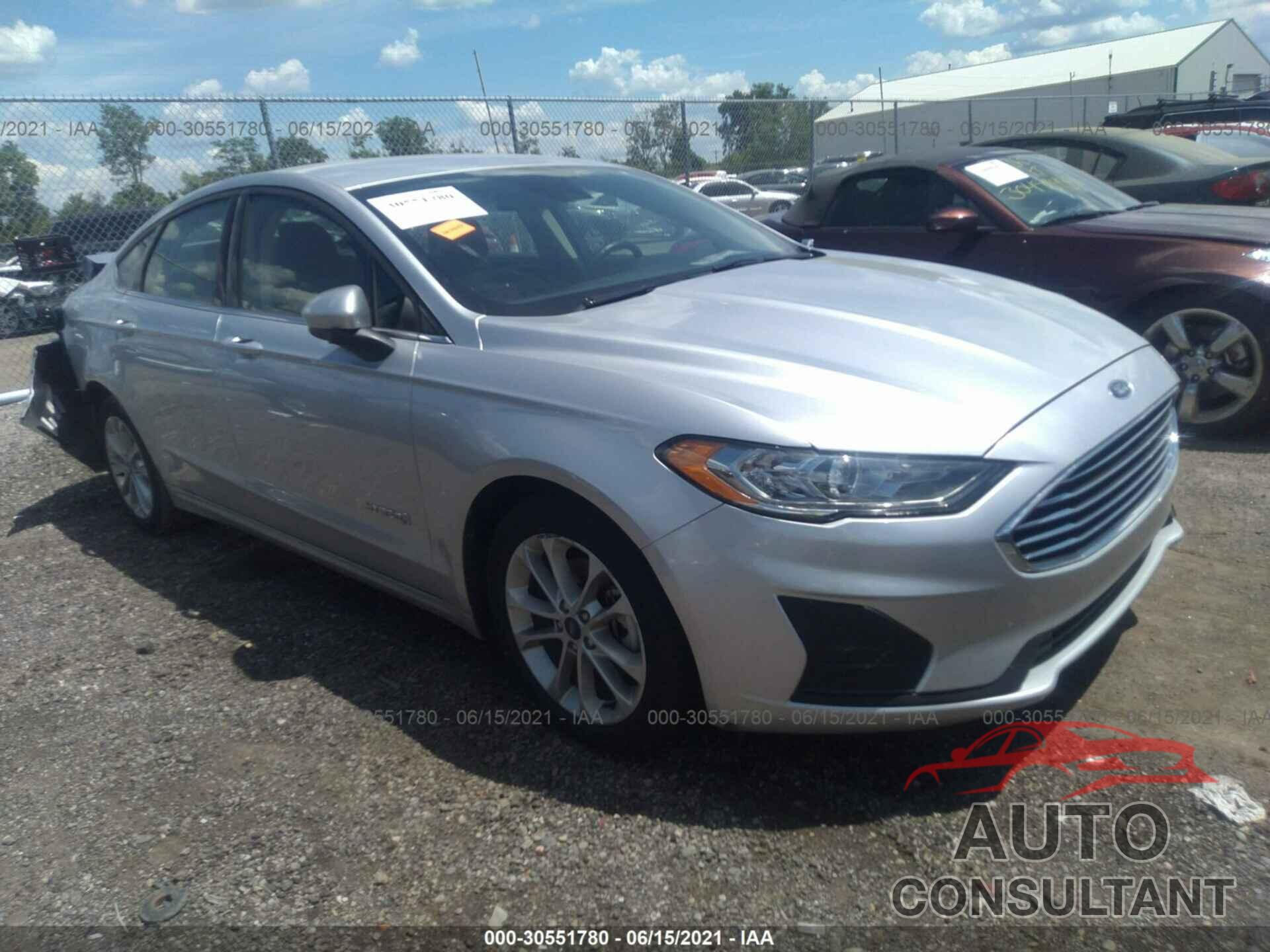 FORD FUSION HYBRID 2019 - 3FA6P0LU0KR109104