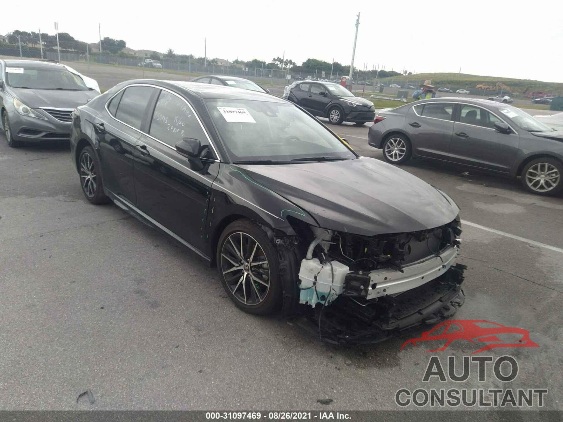 TOYOTA CAMRY 2021 - 4T1G11AK7MU450921