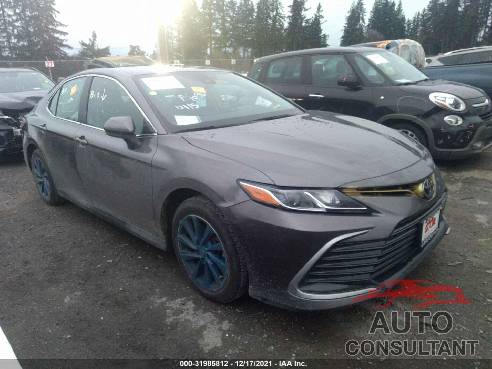 TOYOTA CAMRY 2021 - 4T1C11AK0MU470846