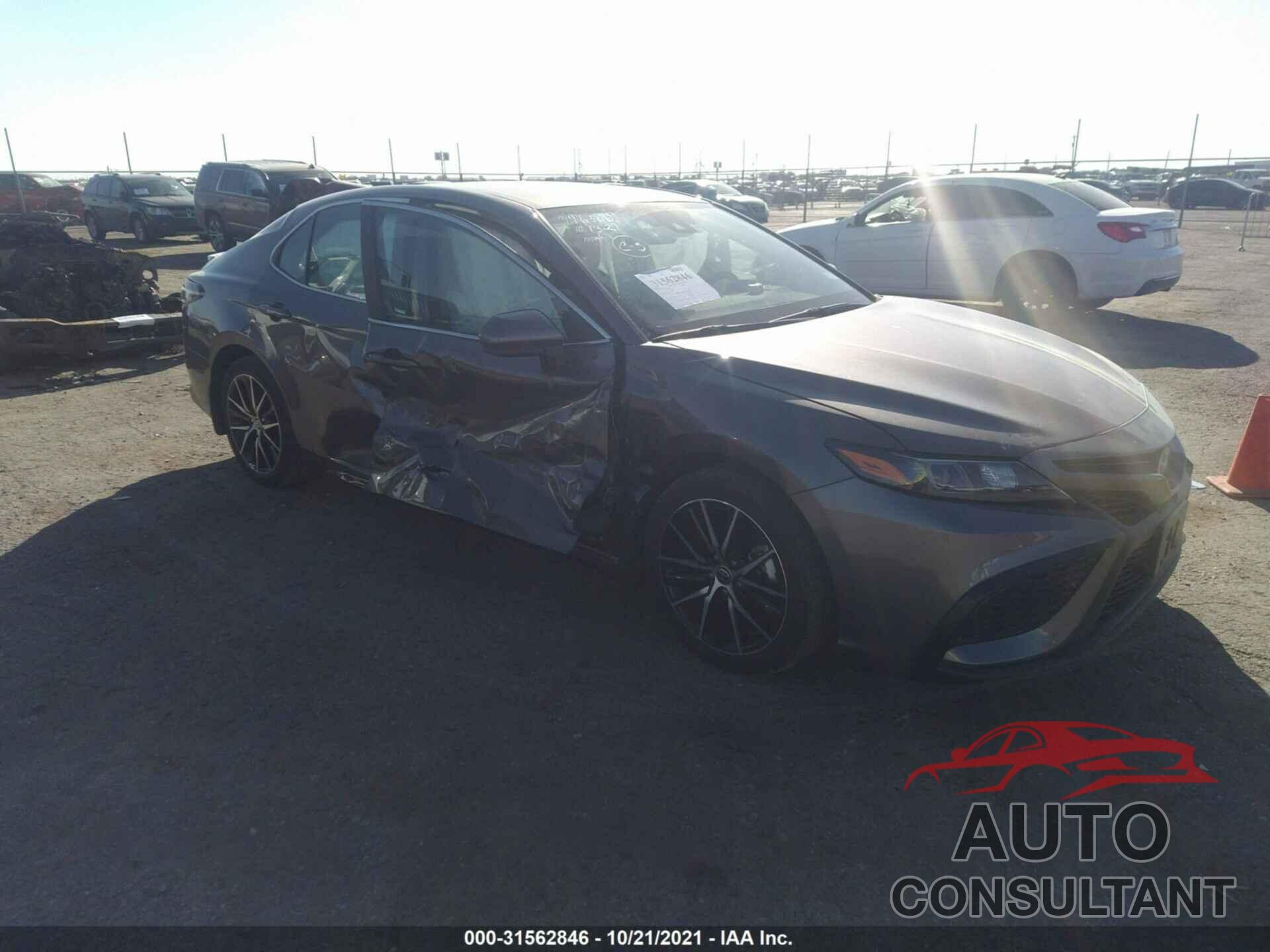 TOYOTA CAMRY 2021 - 4T1G11AK7MU546418