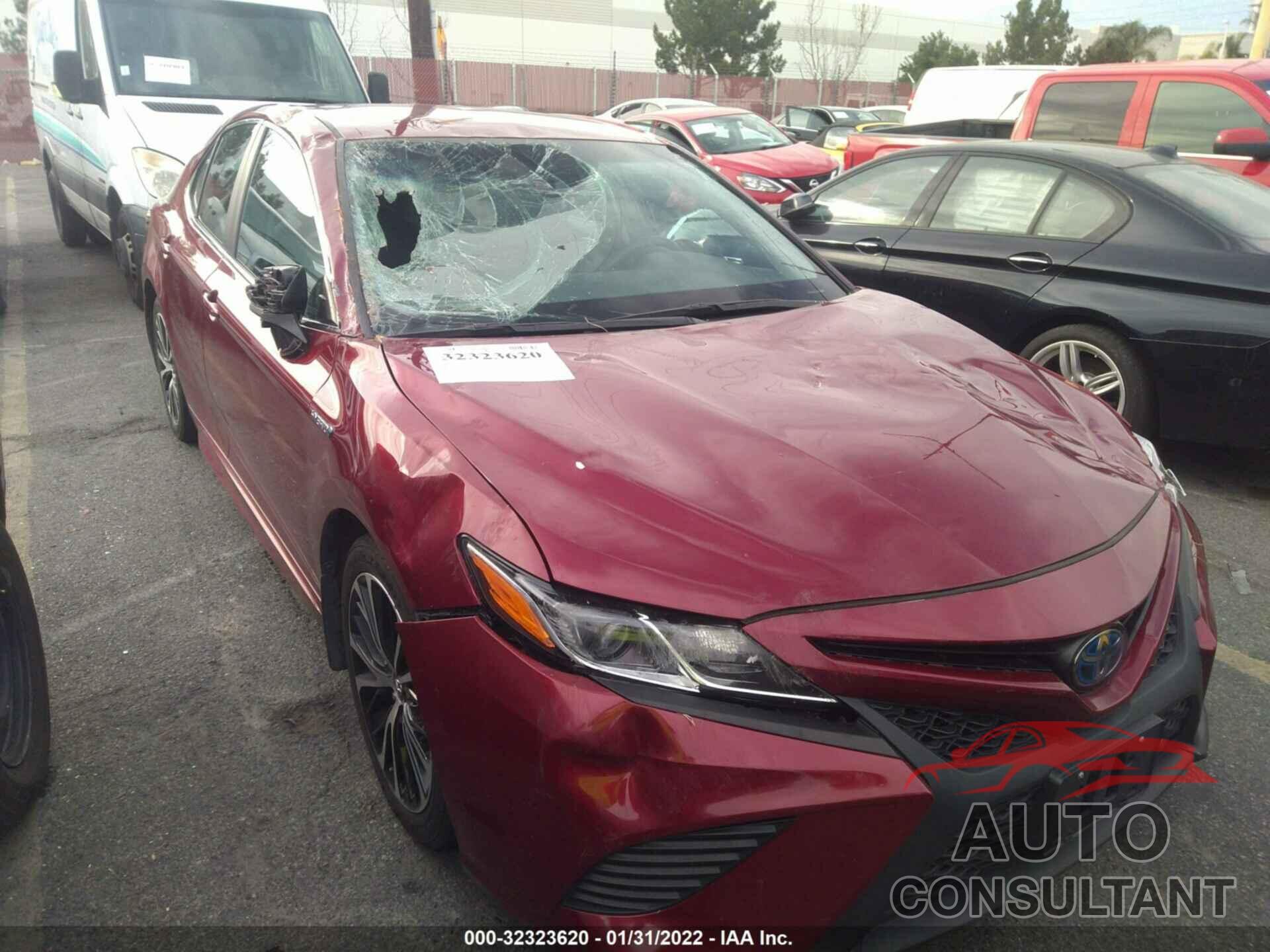 TOYOTA CAMRY 2018 - 4T1B21HK2JU504179