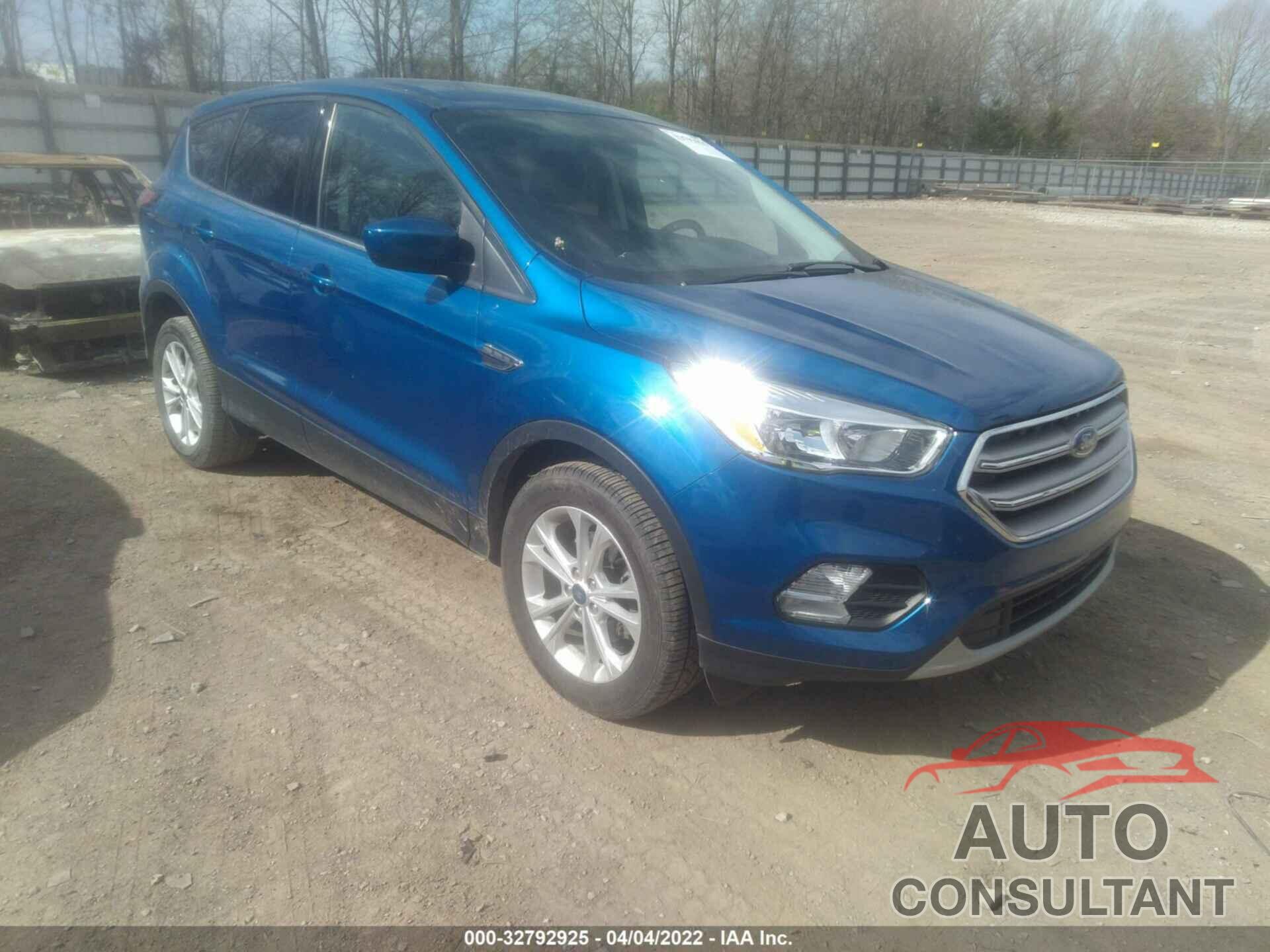 FORD ESCAPE 2017 - 1FMCU0GD0HUE53674