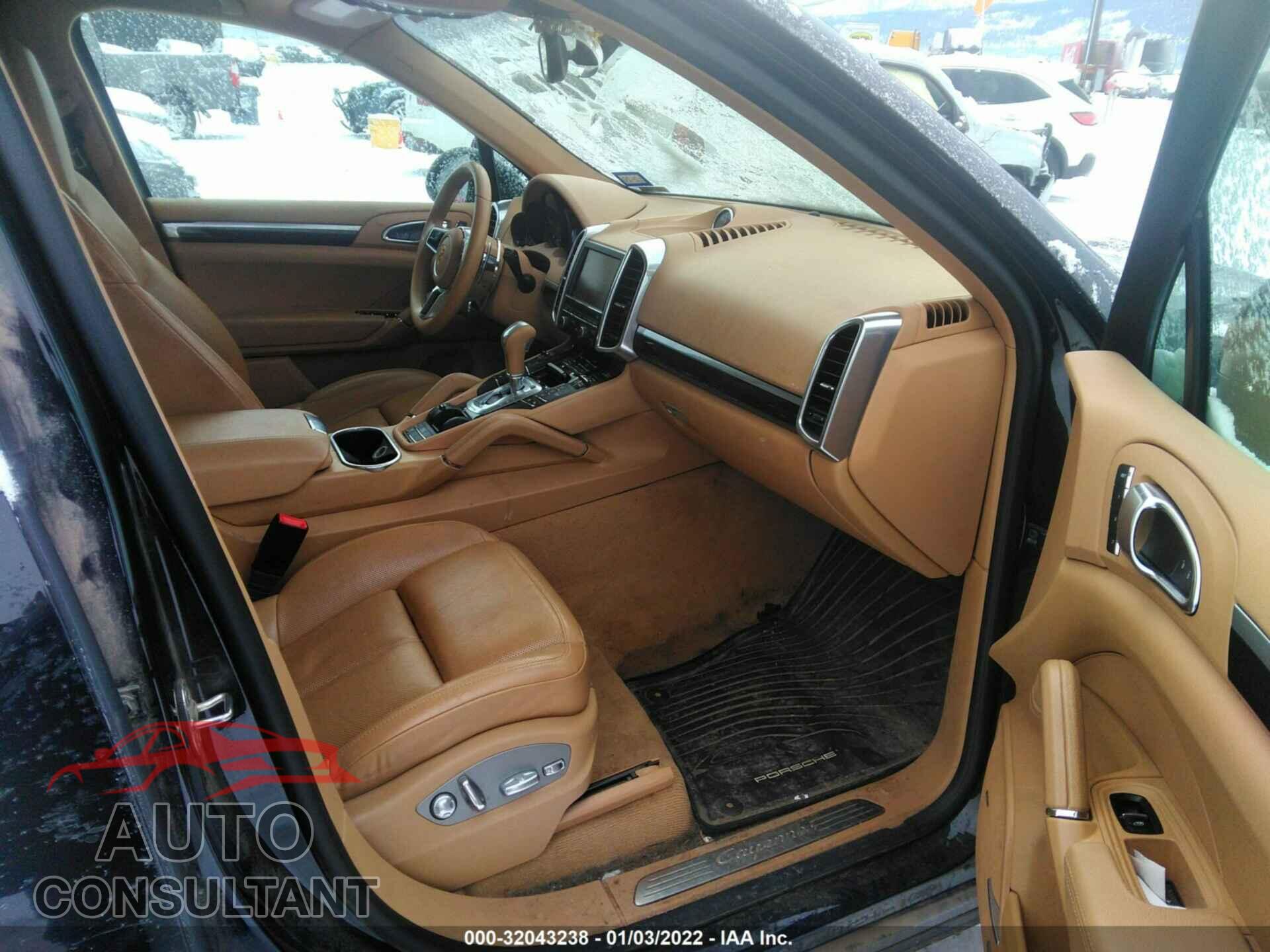 PORSCHE CAYENNE 2016 - WP1AA2A23GLA11045
