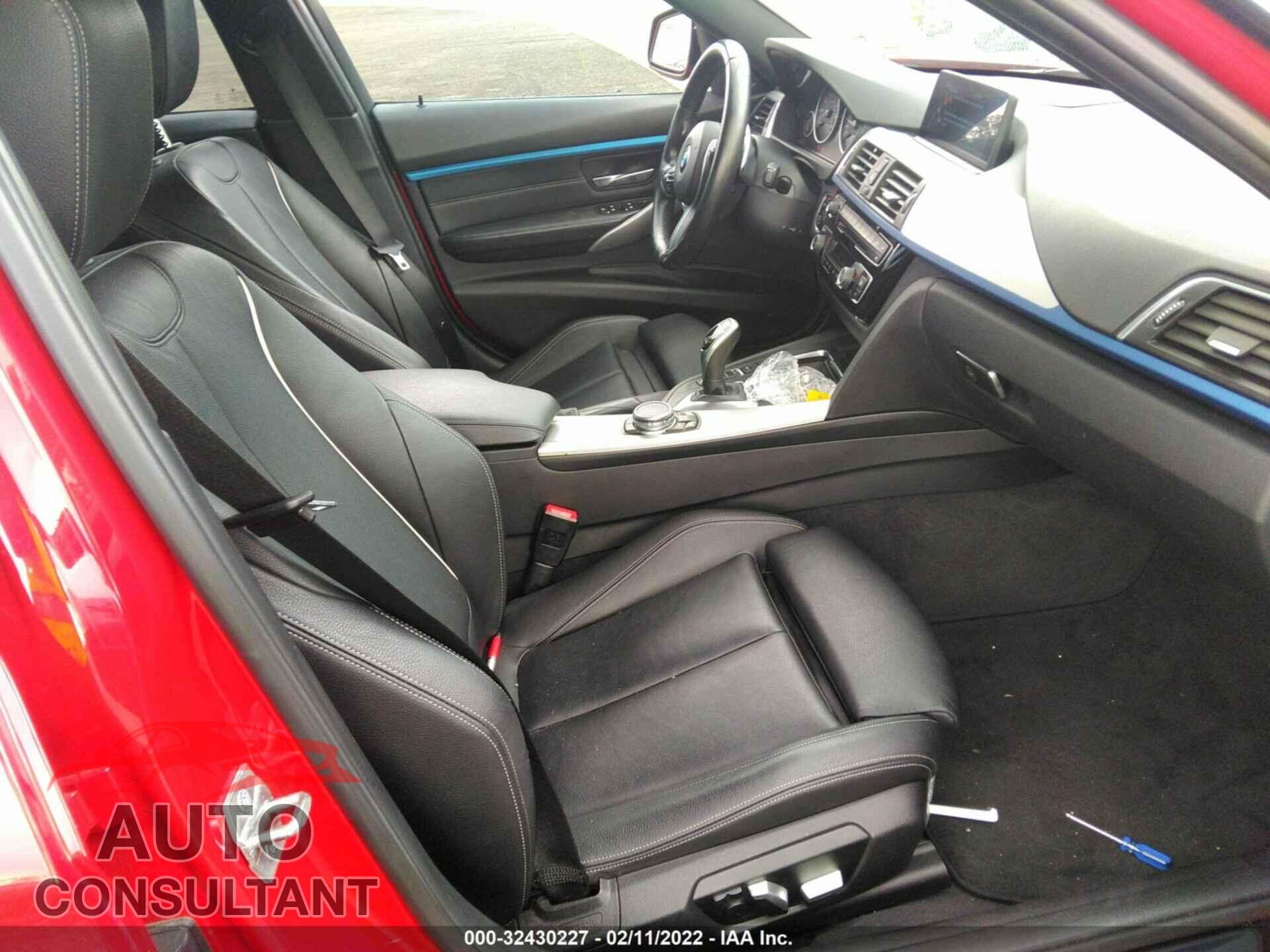 BMW 3 SERIES 2016 - WBA8B3G5XGNT62637